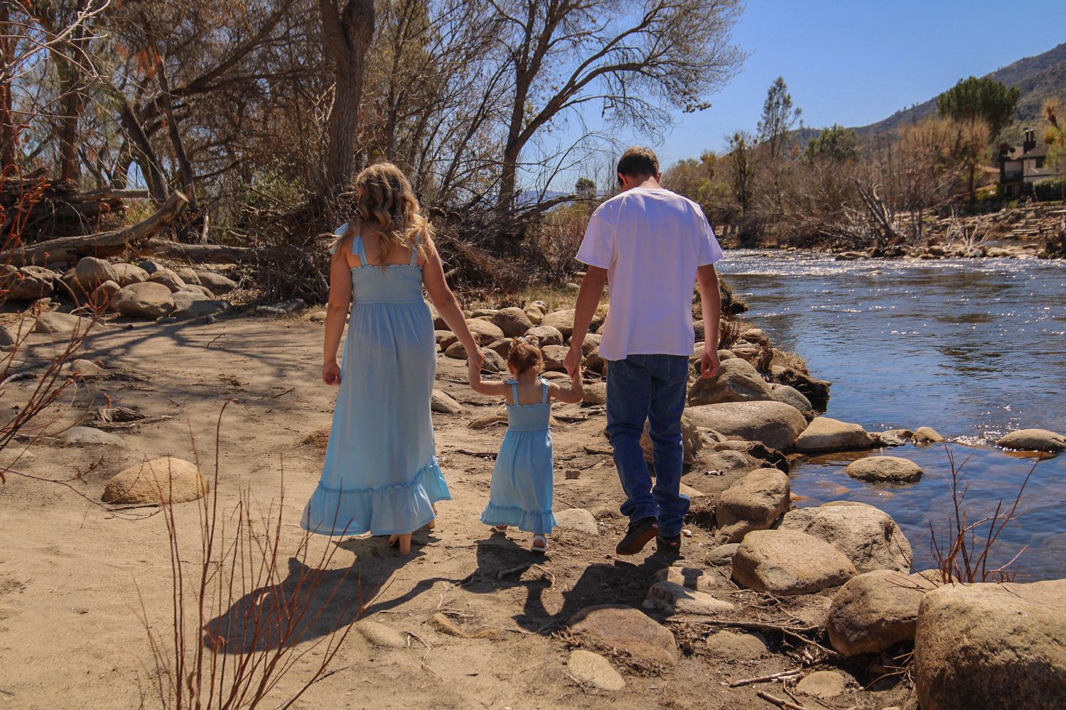 mom and dad taking me for a walk
Kern County Photography
Tori Marie Photos
Family Photographer