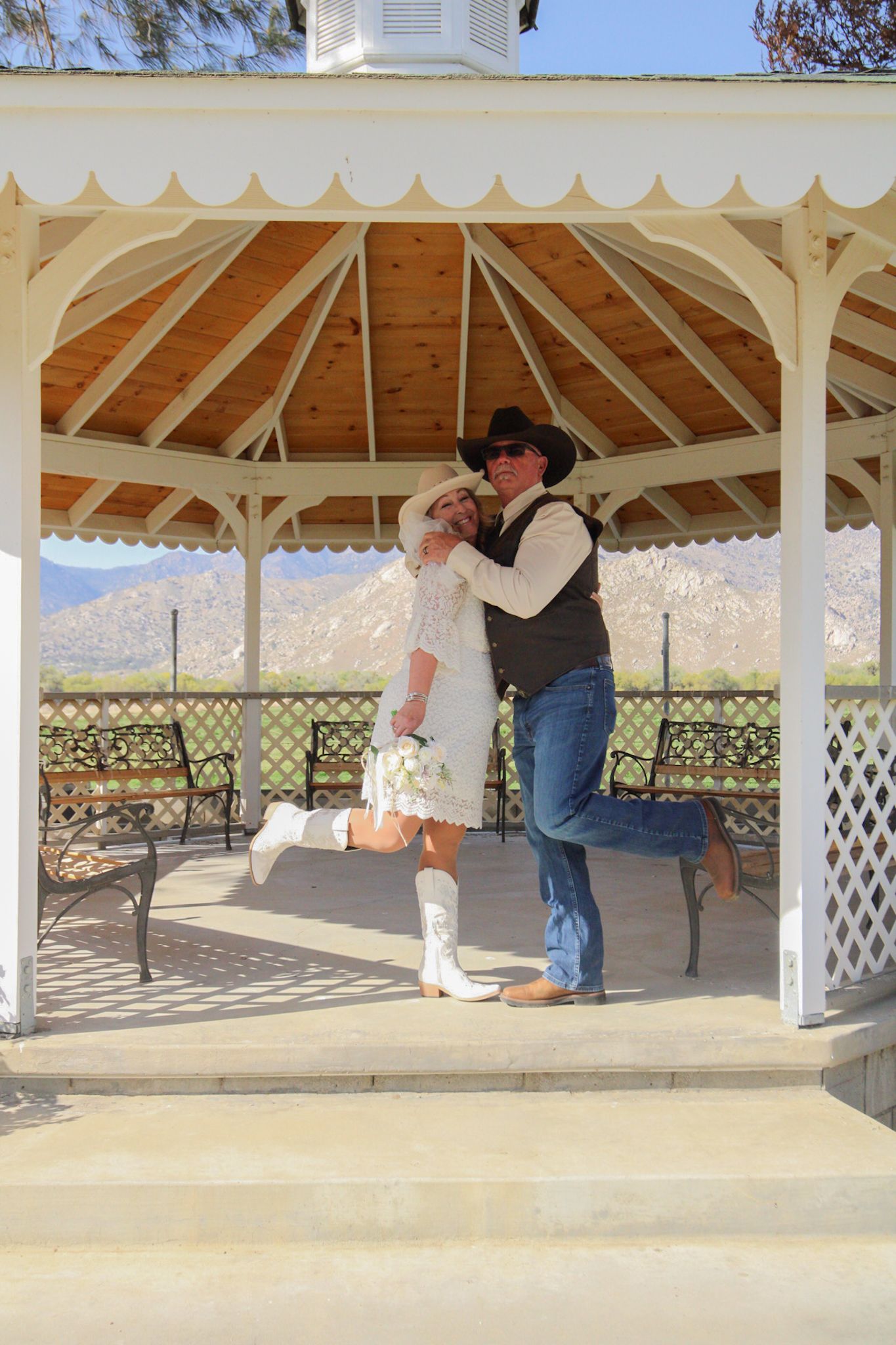 bride and groom  being silly
Kern County Photography
Tori Marie Photos
California Wedding Photographer