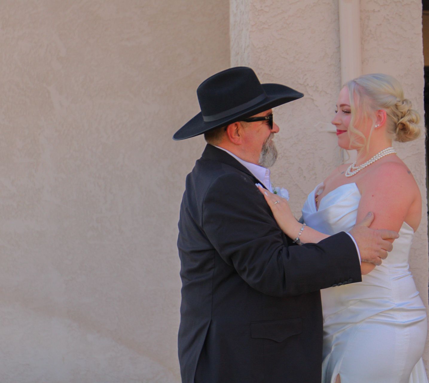 first look with dad
Kern County Photography
Tori Marie Photos
California Wedding Photographer