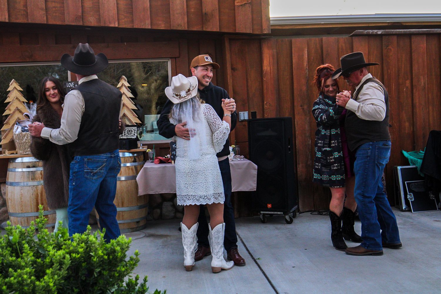 first dances
Kern County Photography
Tori Marie Photos
California Wedding Photographer