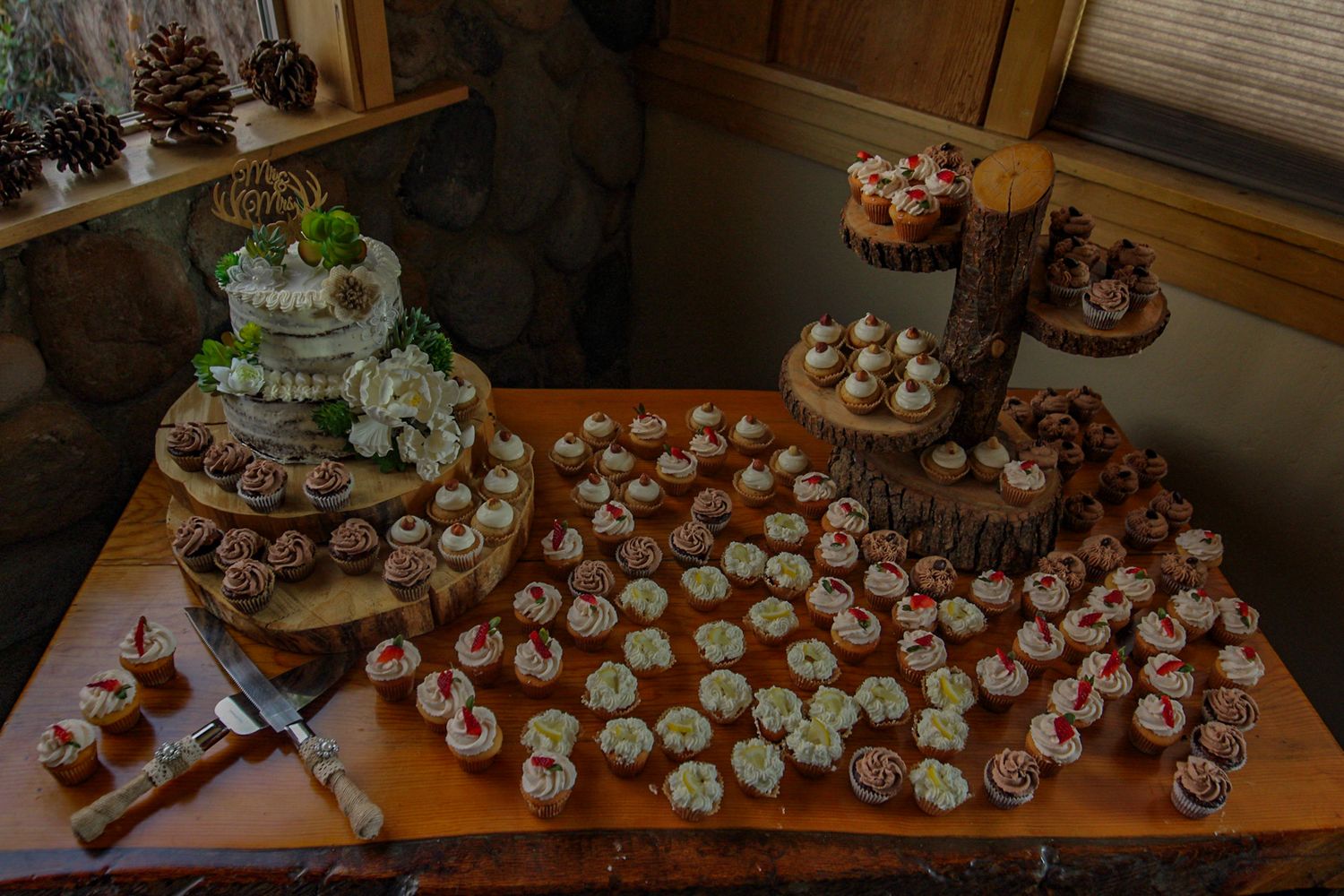 dessert table
Kern County Photography
Tori Marie Photos
California Wedding Photographer