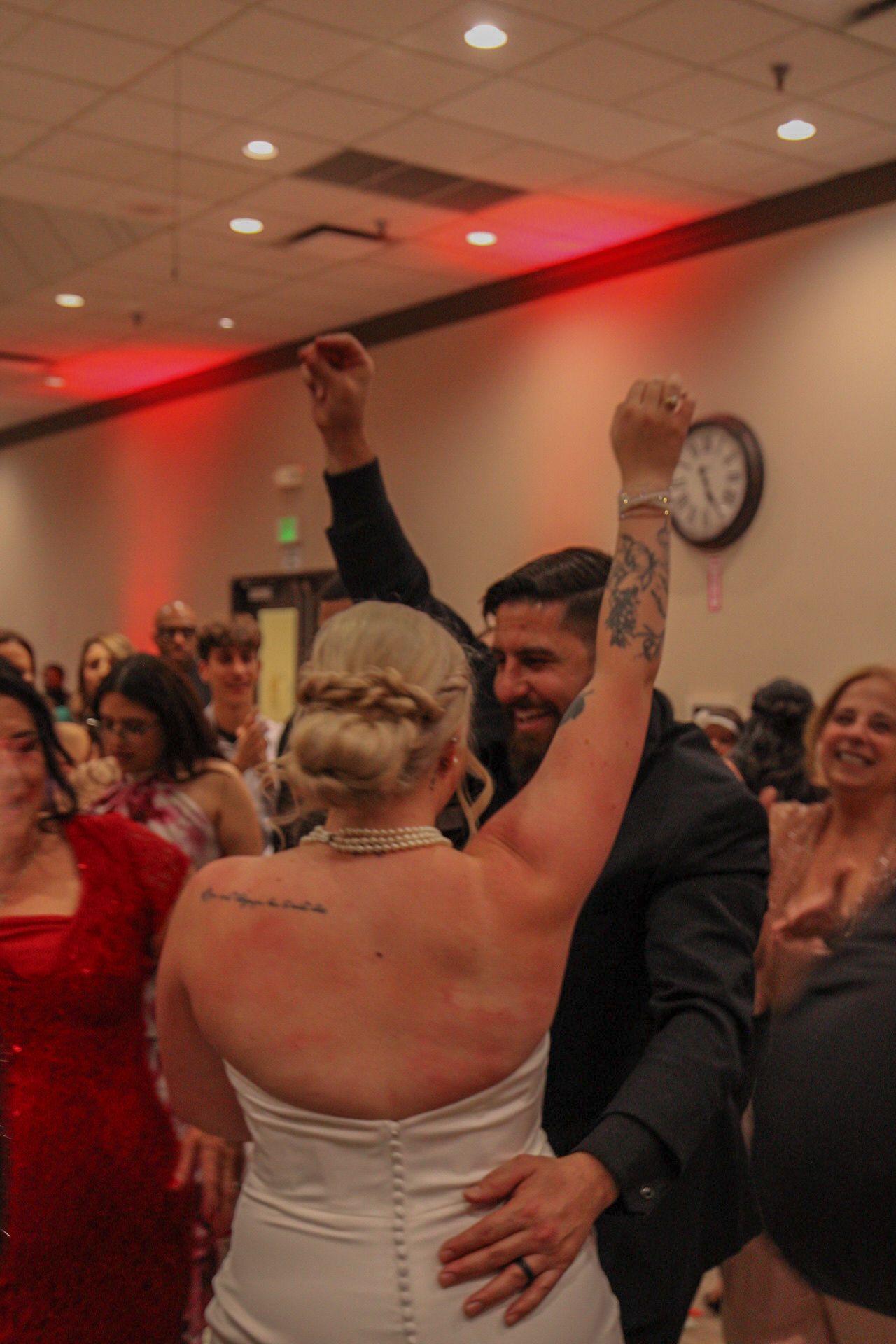 bride and groom on the dance floor
Kern County Photography
Tori Marie Photos
California Wedding Photographer