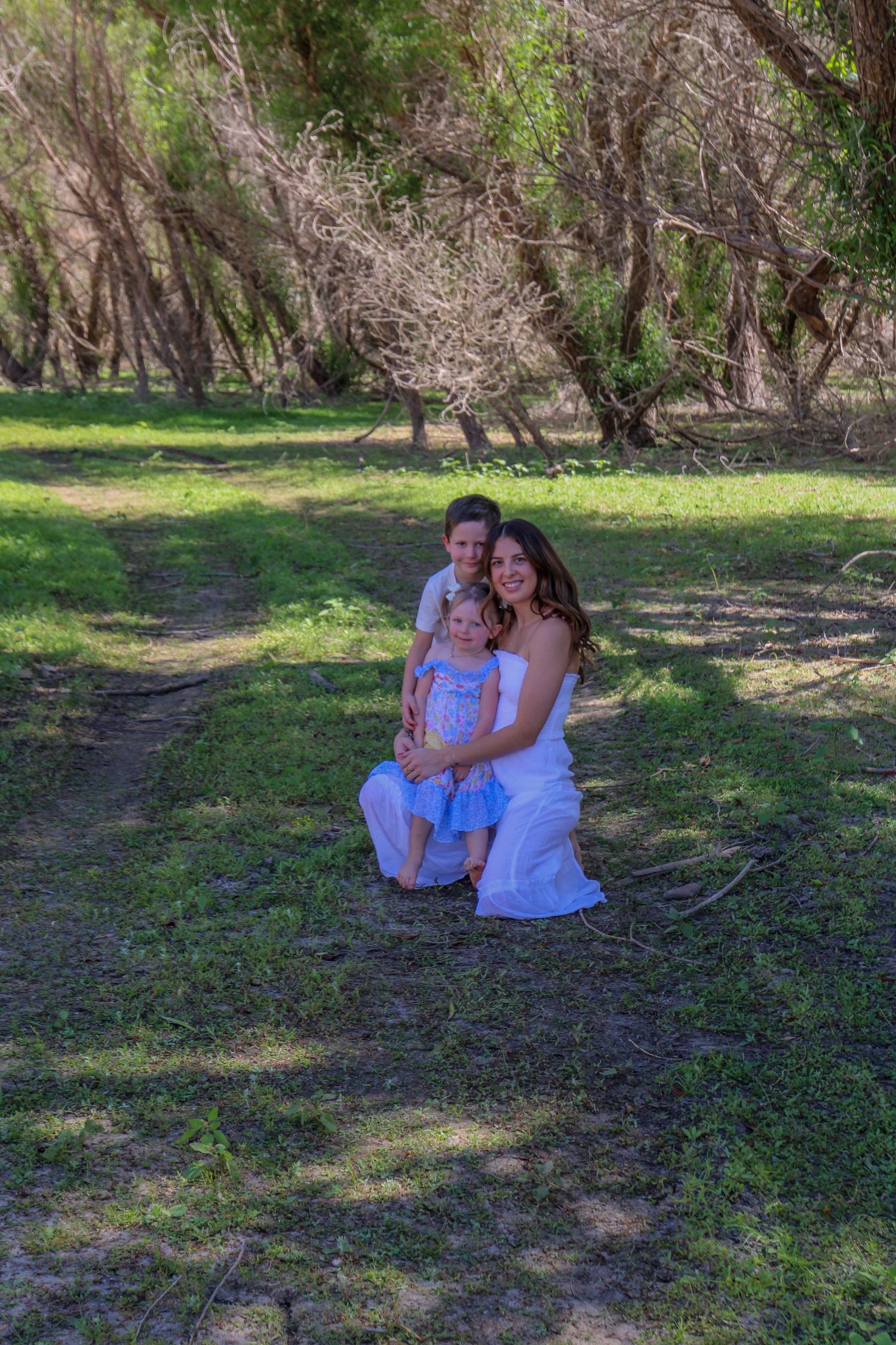 family of 3 posing together
Kern County Photography
Tori Marie Photos
Family Photographer