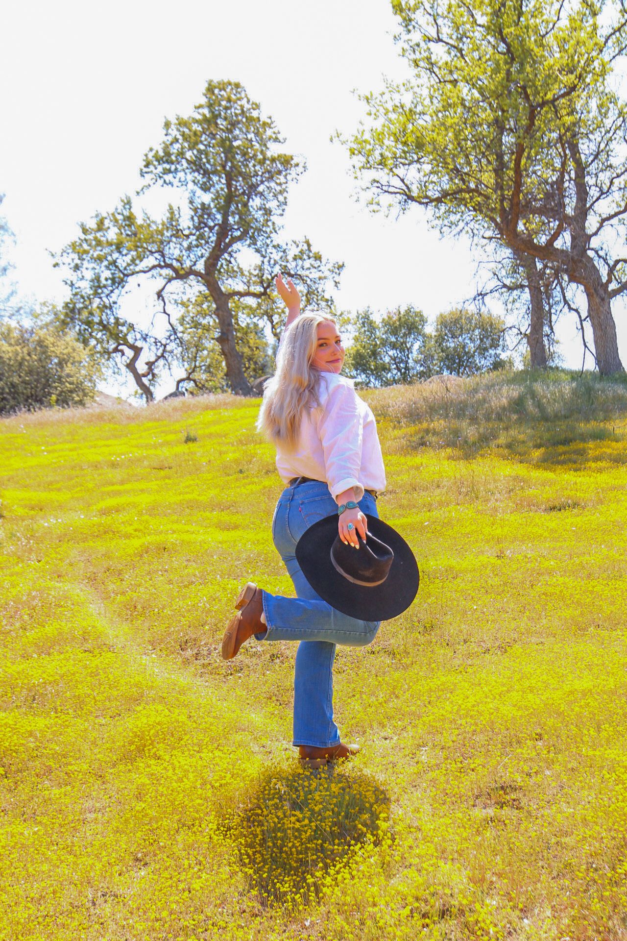 Tori Marie Photos
happy
Kern County photography 
Cowgirl photoshoot 
Portrait photography