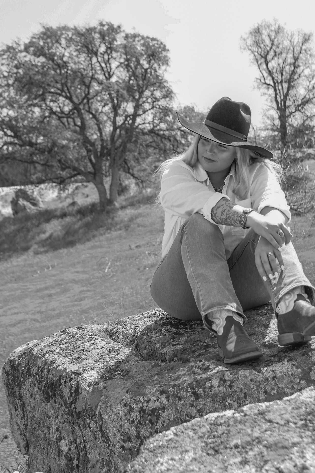 Tori Marie Photos
black and white
Kern County photography 
Cowgirl photoshoot 
Portrait photography