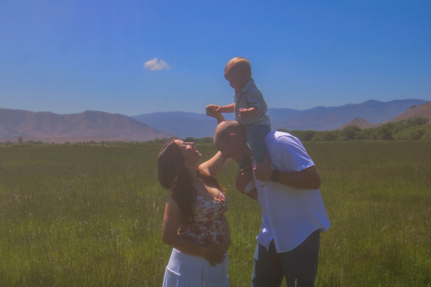 dreamy mom playing with son on dads shoulders
Kern County Photographer 
Whimsical 
maternity photography 
Family photographer
Tori Marie Pho