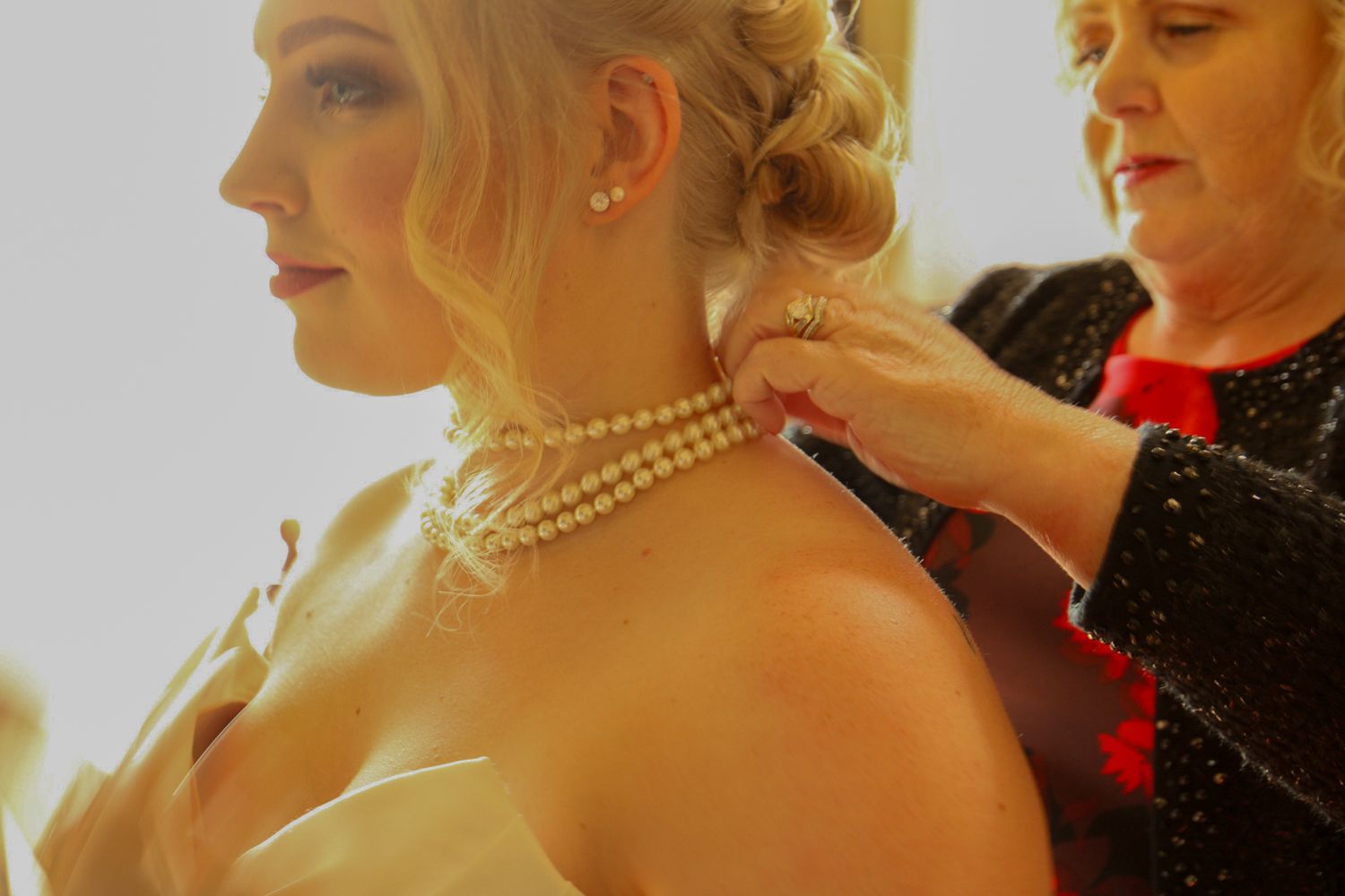 mother of the bride helping put on the finishing touches
Kern County Photography
Tori Marie Photos
California Wedding Photographer