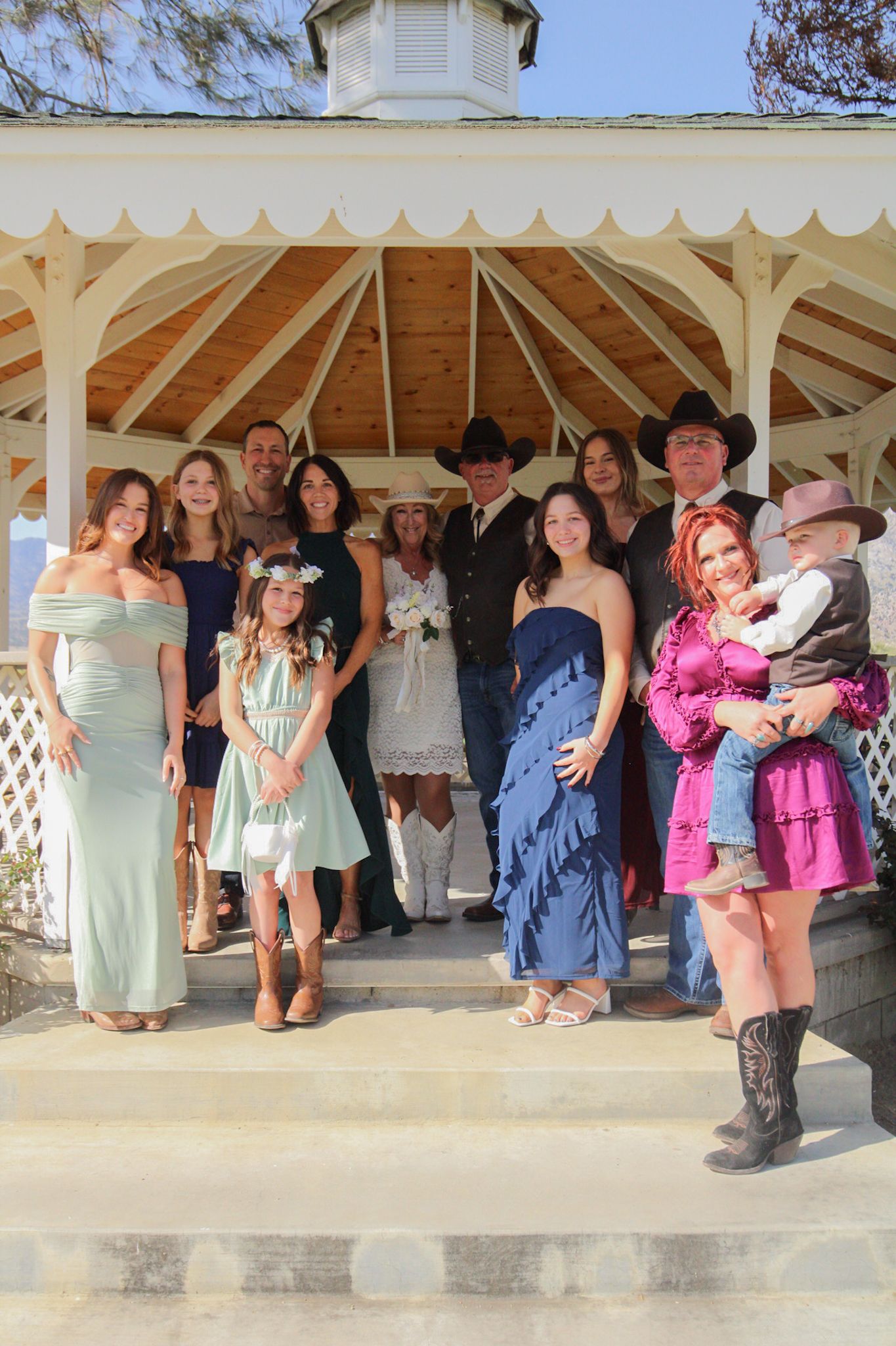 whole blended family
Kern County Photography
Tori Marie Photos
California Wedding Photographer