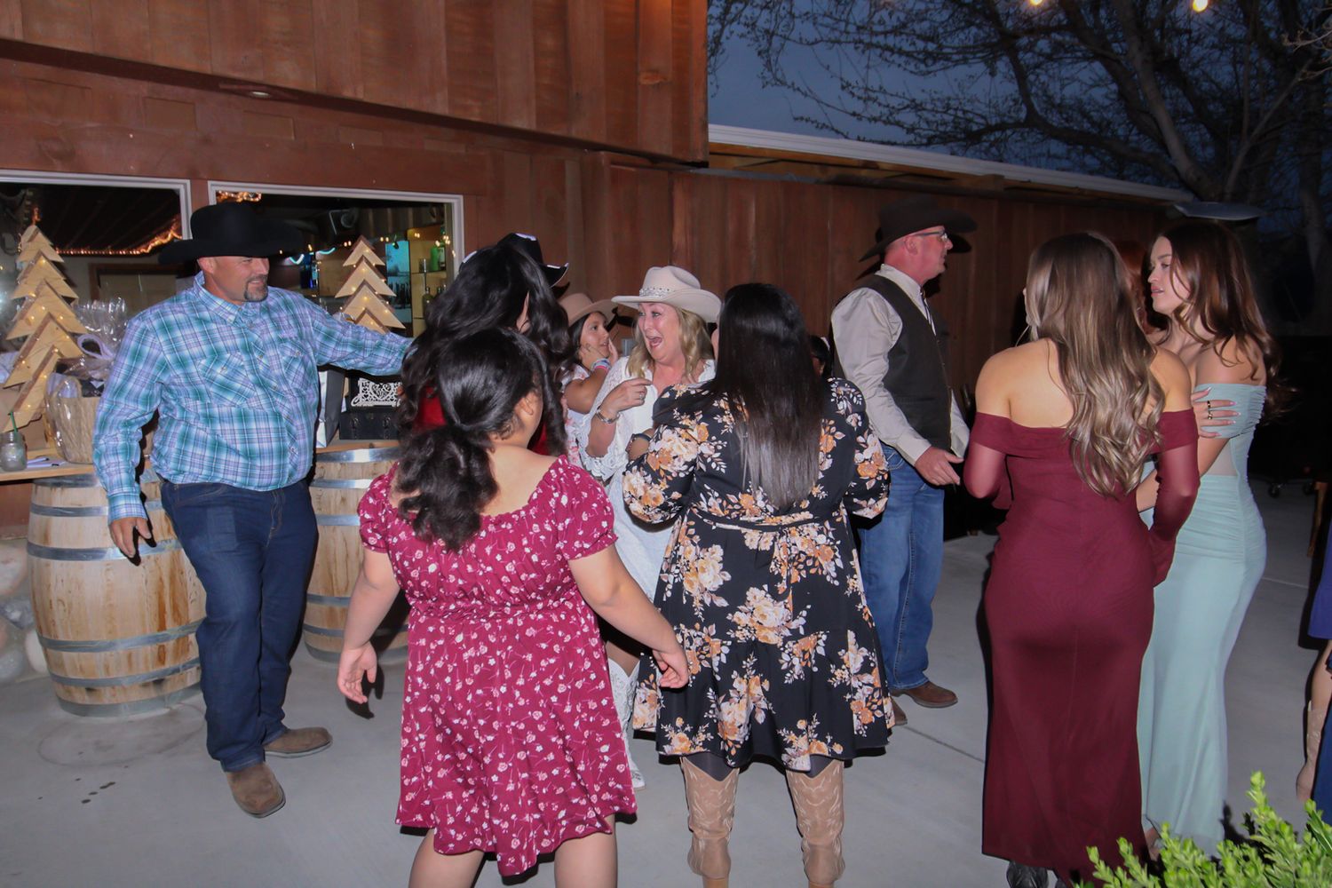 guest at the reception
Kern County Photography
Tori Marie Photos
California Wedding Photographer