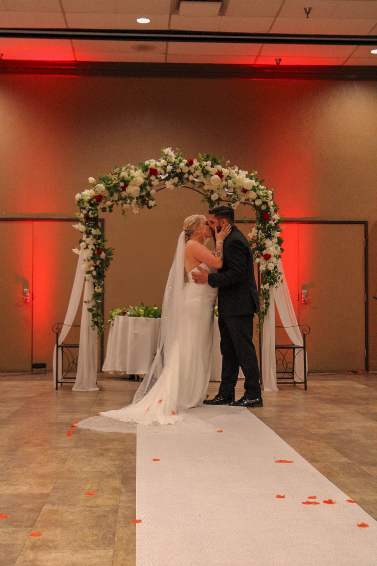 first kiss
Kern County Photography
Tori Marie Photos
California Wedding Photographer