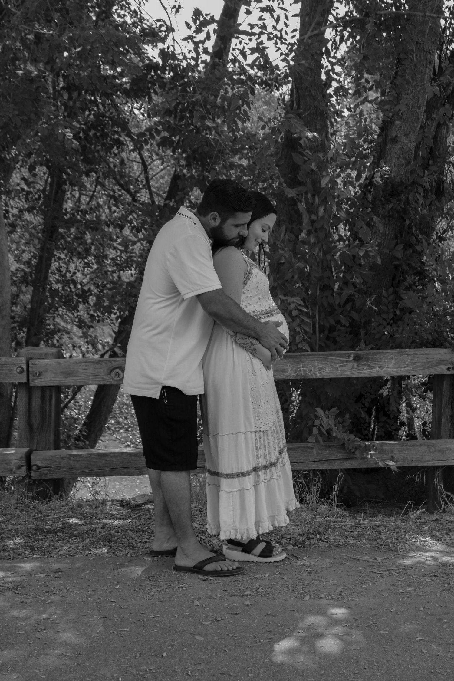 Tori Marie Photos
admiring baby
Kern County Photography 
Maternity Photography 
Couple Photography
