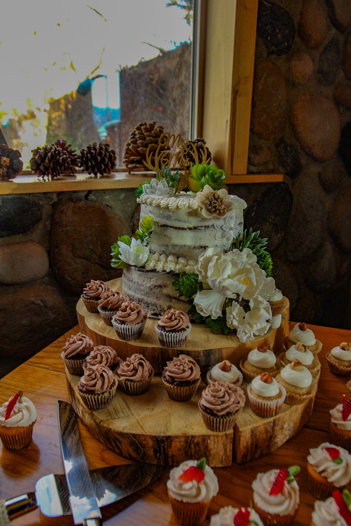 cake display
Kern County Photography
Tori Marie Photos
California Wedding Photographer