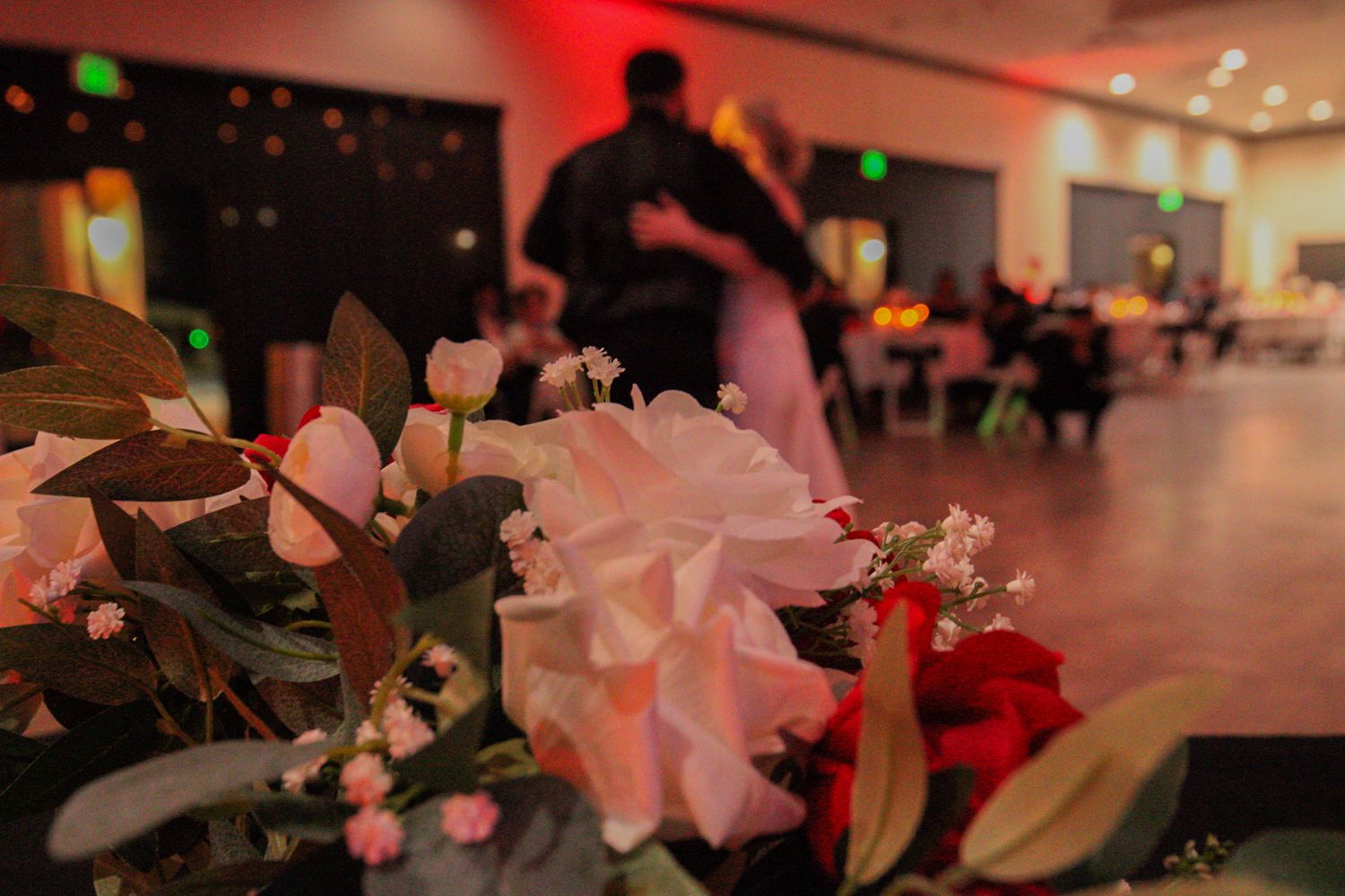 first dance with flowers incorporated
Kern County Photography
Tori Marie Photos
California Wedding Photographer