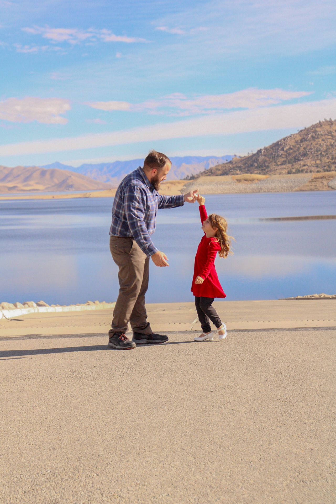 daddy daughter dancing
Kern County Photography
Tori Marie Photos
Family Photographer