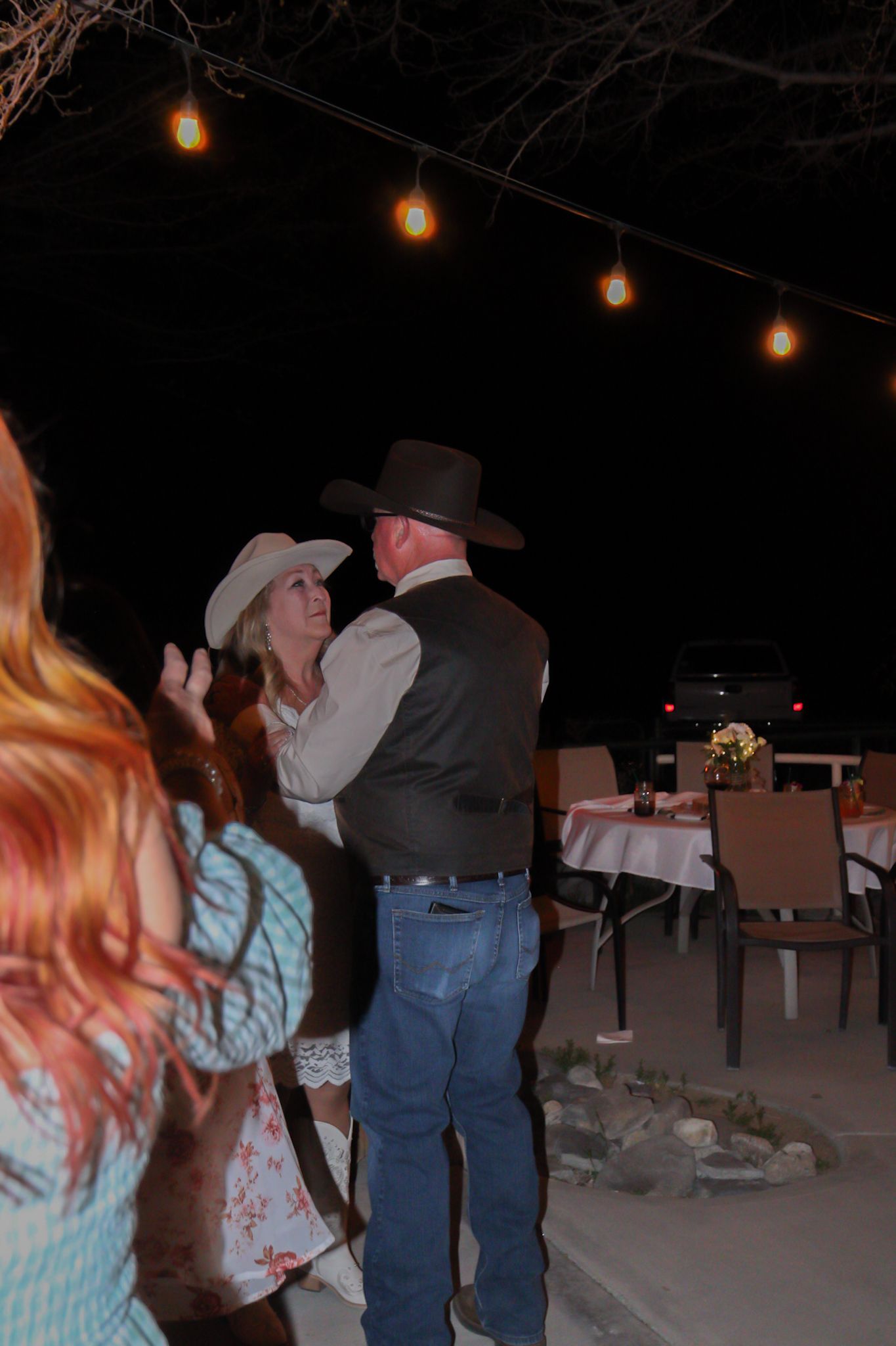 bride and groom going in for a hug
Kern County Photography
Tori Marie Photos
California Wedding Photographer