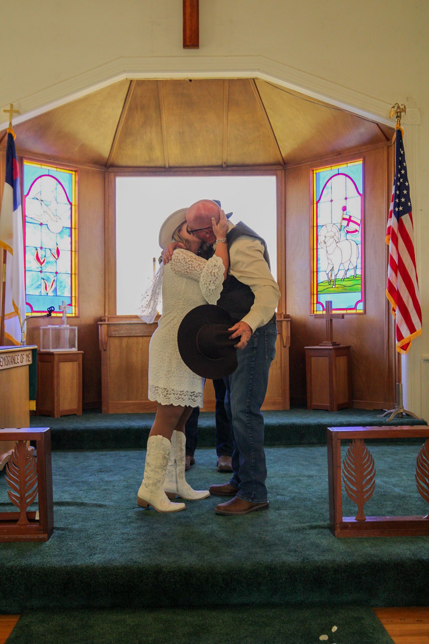 first kiss in color
Kern County Photography
Tori Marie Photos
California Wedding Photographer