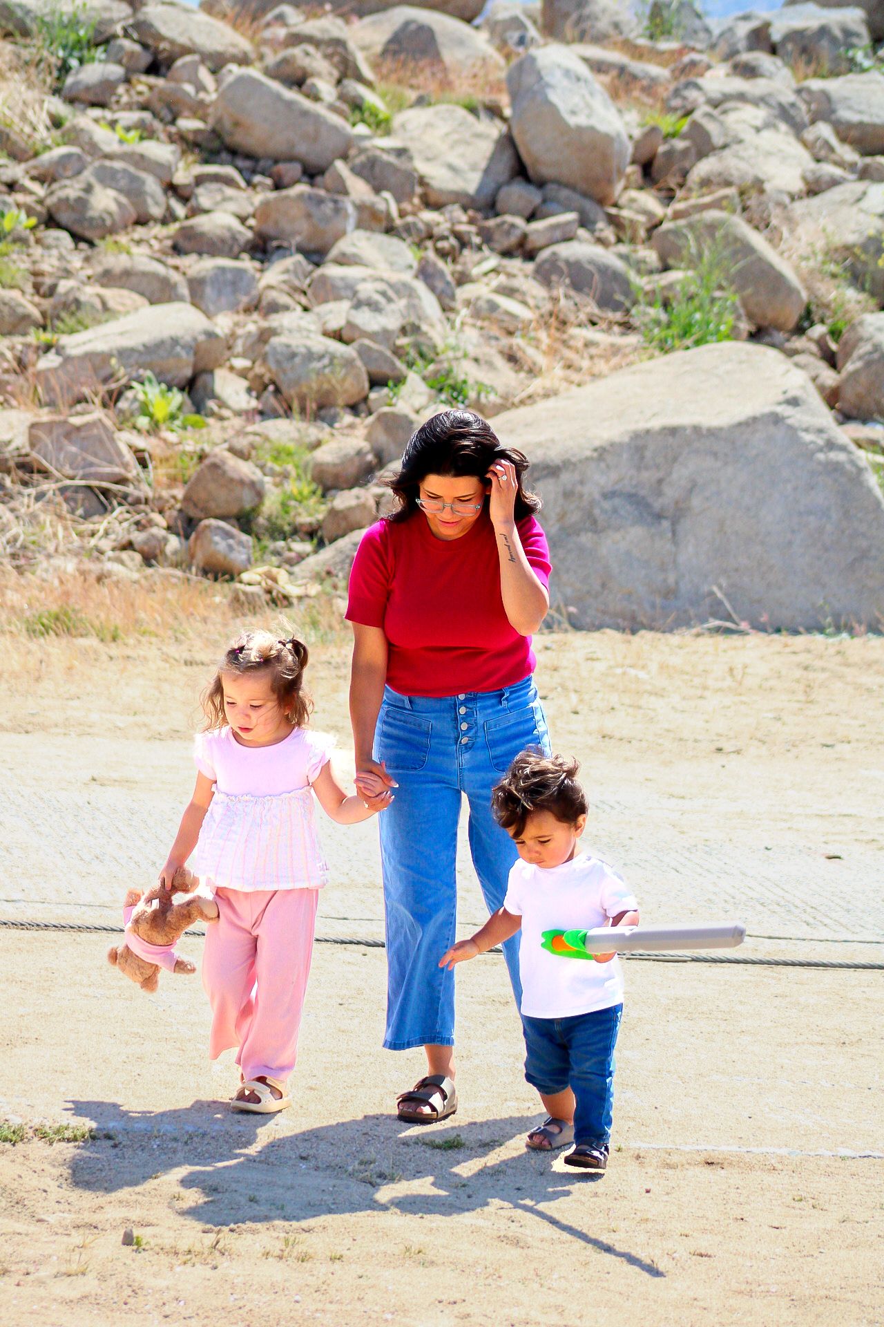 Tori Marie Photos
mom, daughter, son walking together
Kern county photography 
Family photography 
candid family photoshoot