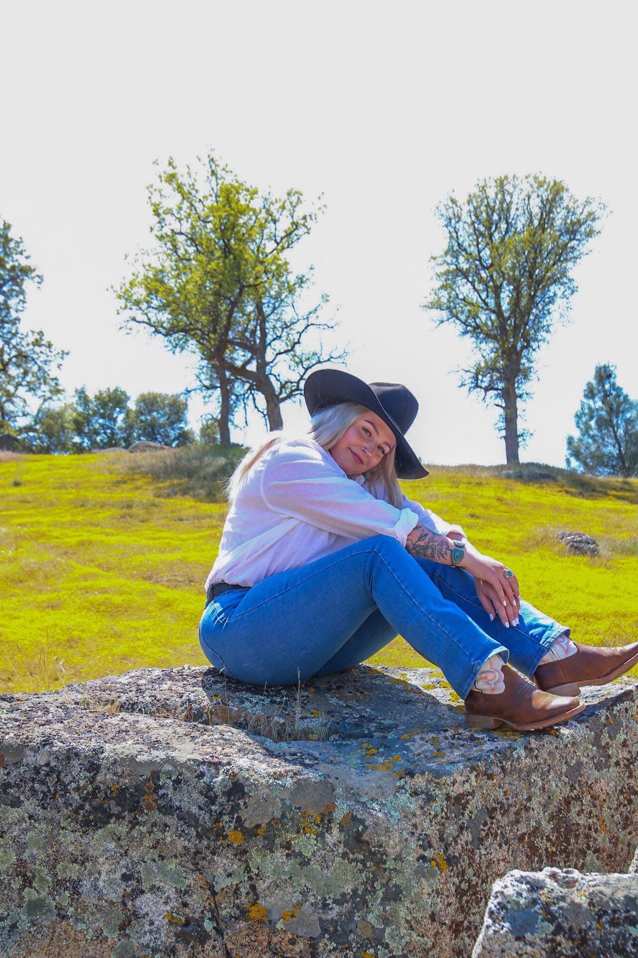 Tori Marie Photos
calm and collected
Kern County photography 
Cowgirl photoshoot 
Portrait photography