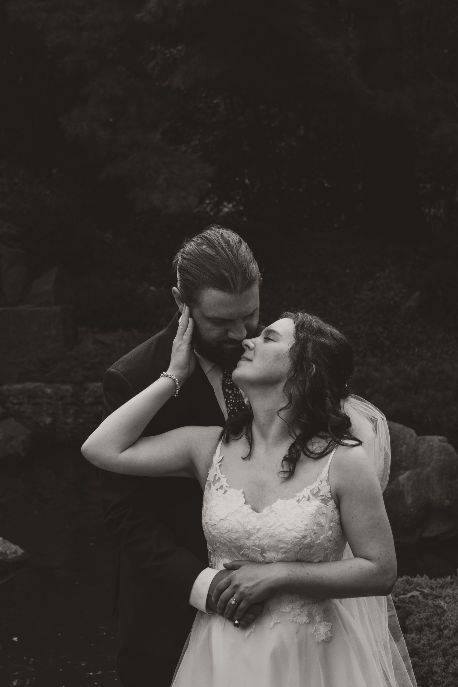 Wedding Portraits taken at the Minnesota Landscape Arboretum in Chanhassen, MN