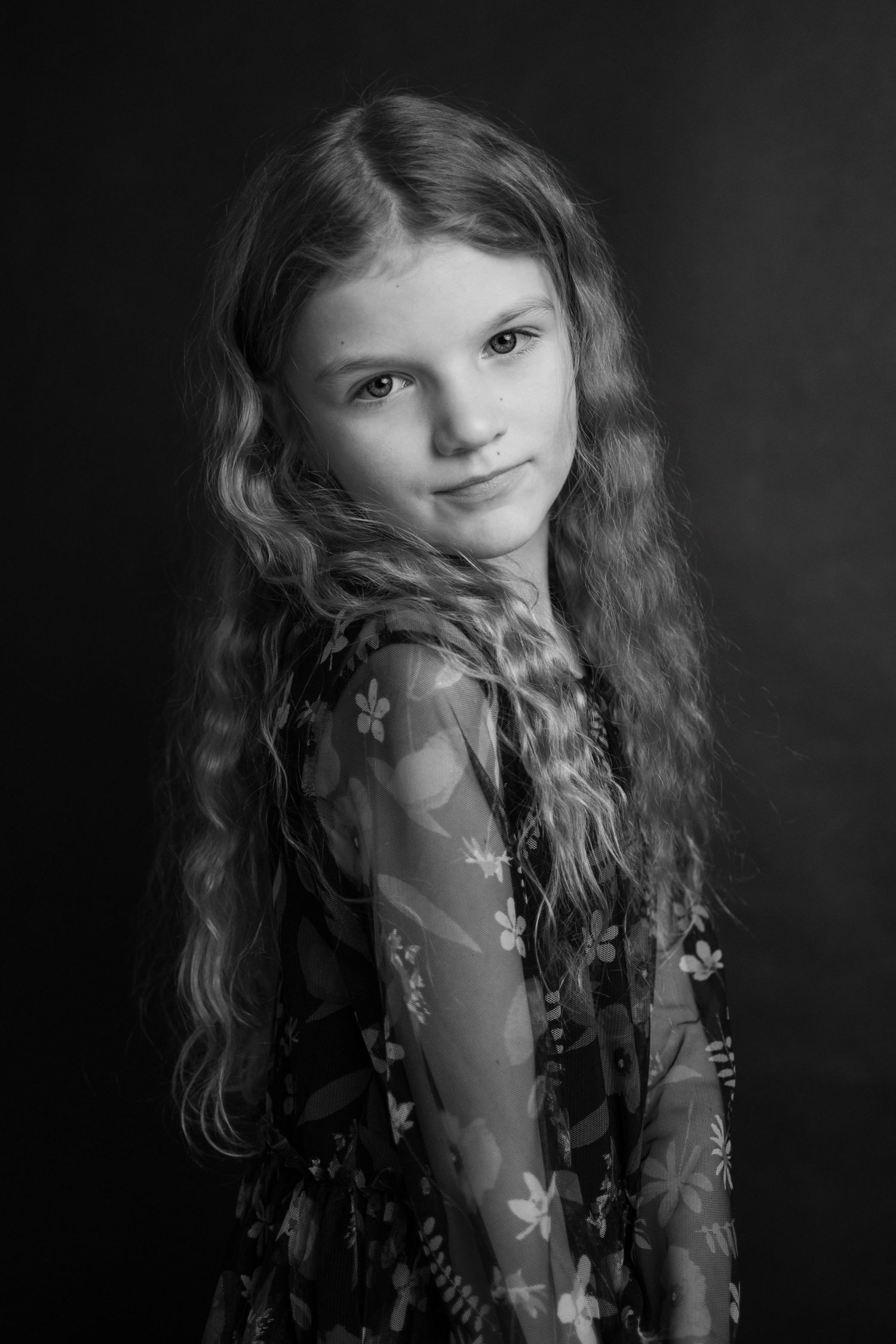 sesja zdjęciowa w studio fotograf Poznań Biel.Studio zdjęcia rodzinne ozdoba do salonu galeria zdjęć studio mama z córką tata