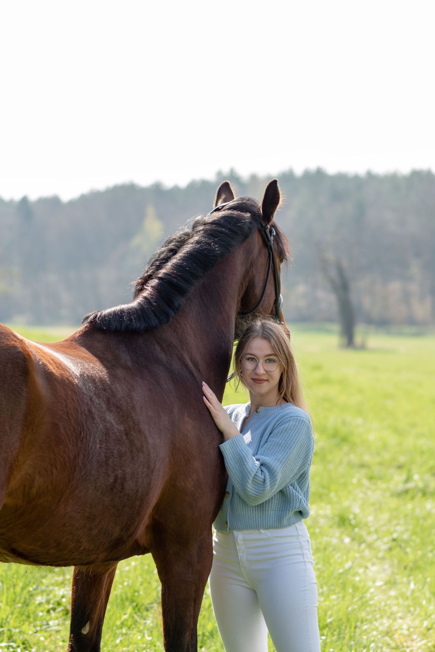 Sesja z koniem fotograf Poznań sesja konna KJ Byndas Horses zdjęcia atrium fitness i stajnia centrum Swarzędz jeździecka prezent voucher