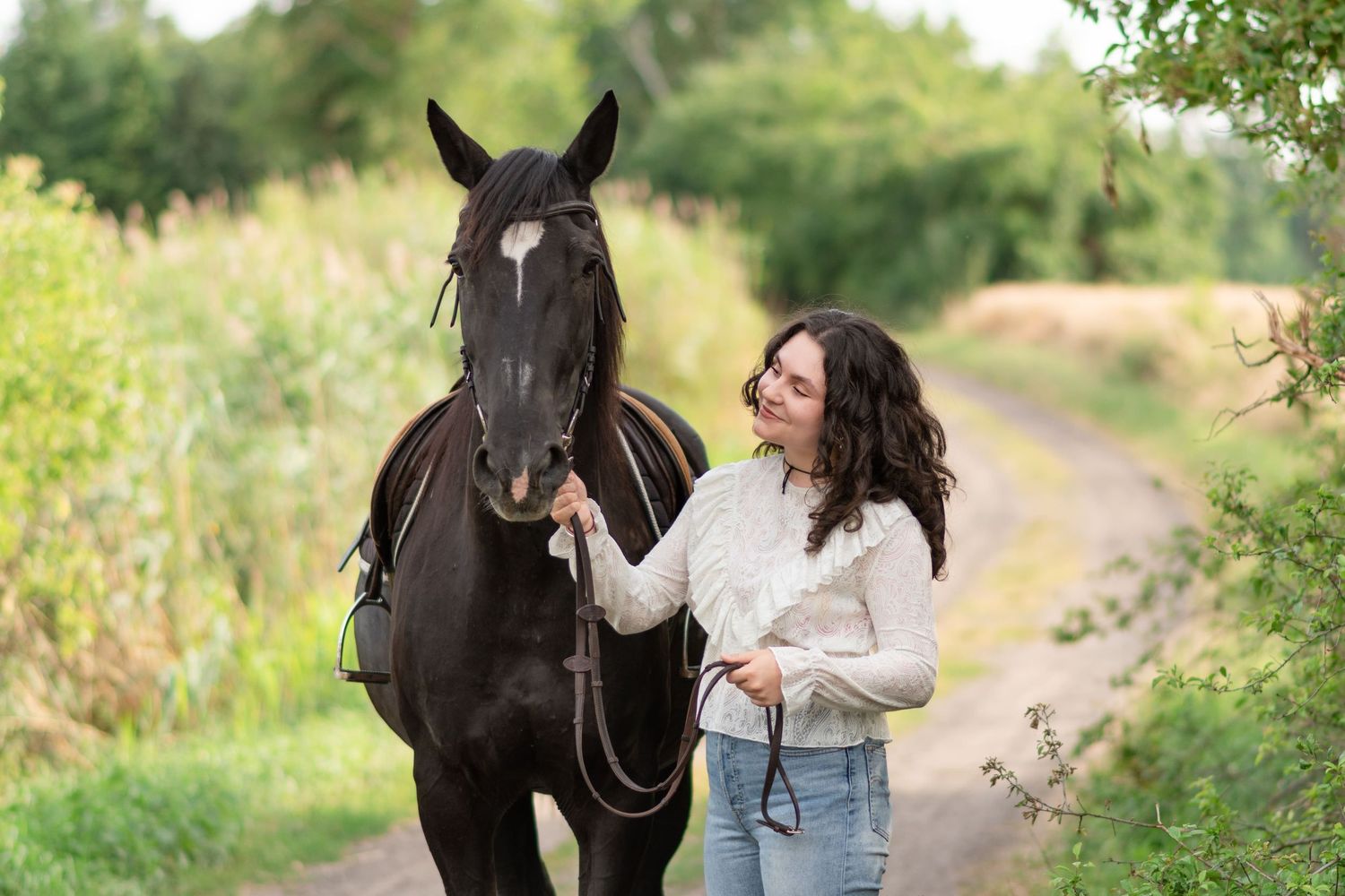 Sesja z koniem fotograf Poznań sesja konna koń konie zdjęcia atrium fitness i stajnia centrum Swarzędz KJ Byndas Horses prezent voucher