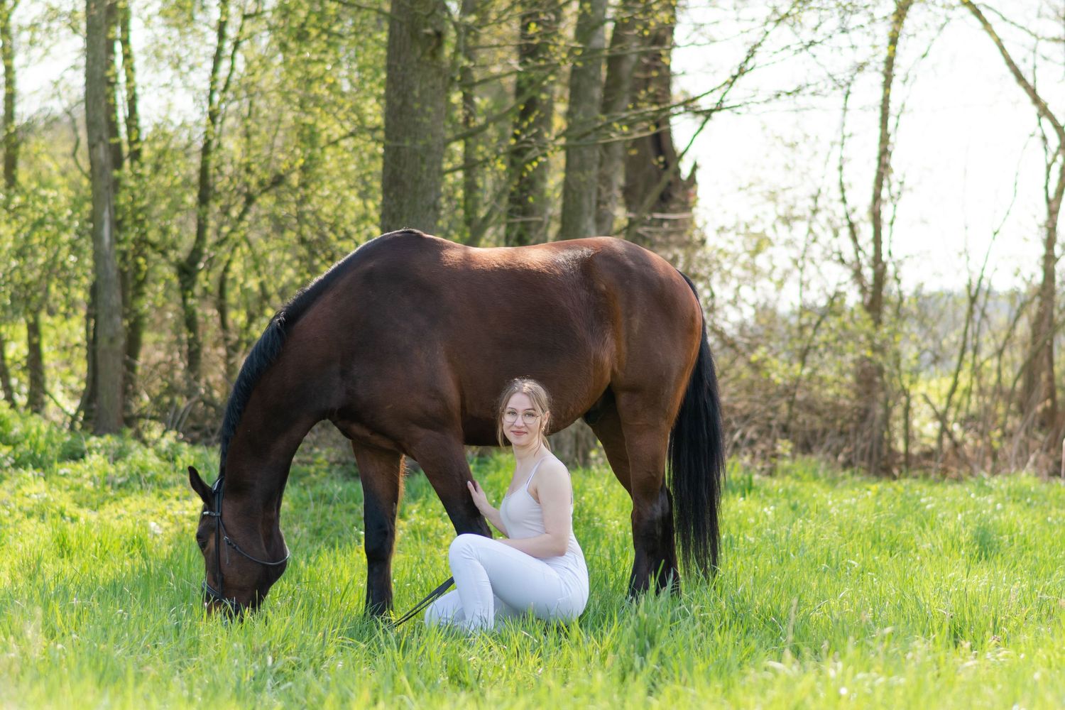 Sesja z koniem fotograf Poznań sesja konna KJ Byndas Horses zdjęcia atrium fitness i stajnia centrum Swarzędz jeździecka prezent voucher