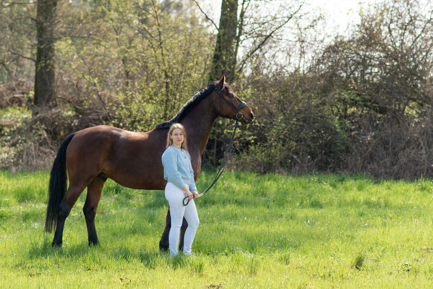 Sesja z koniem fotograf Poznań sesja konna KJ Byndas Horses zdjęcia atrium fitness i stajnia centrum Swarzędz jeździecka prezent voucher