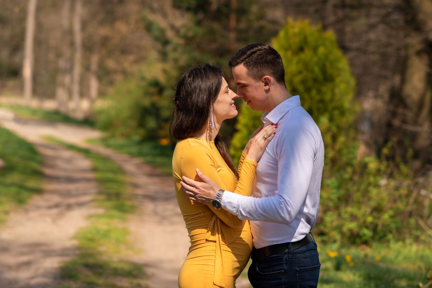 sesja dla par sesja ciążowa zdjęciowa nad jeziorem sesja rodzinna fotograf poznań kórnik