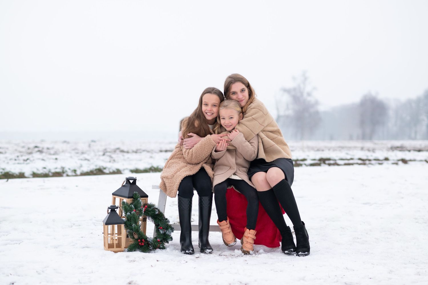 sesja zdjęciowa z koniem zimowa w śniegu mini sesja konna stajnia poznań atrium paulina Bodych fotograf konne koń konie swarzędz świąteczne