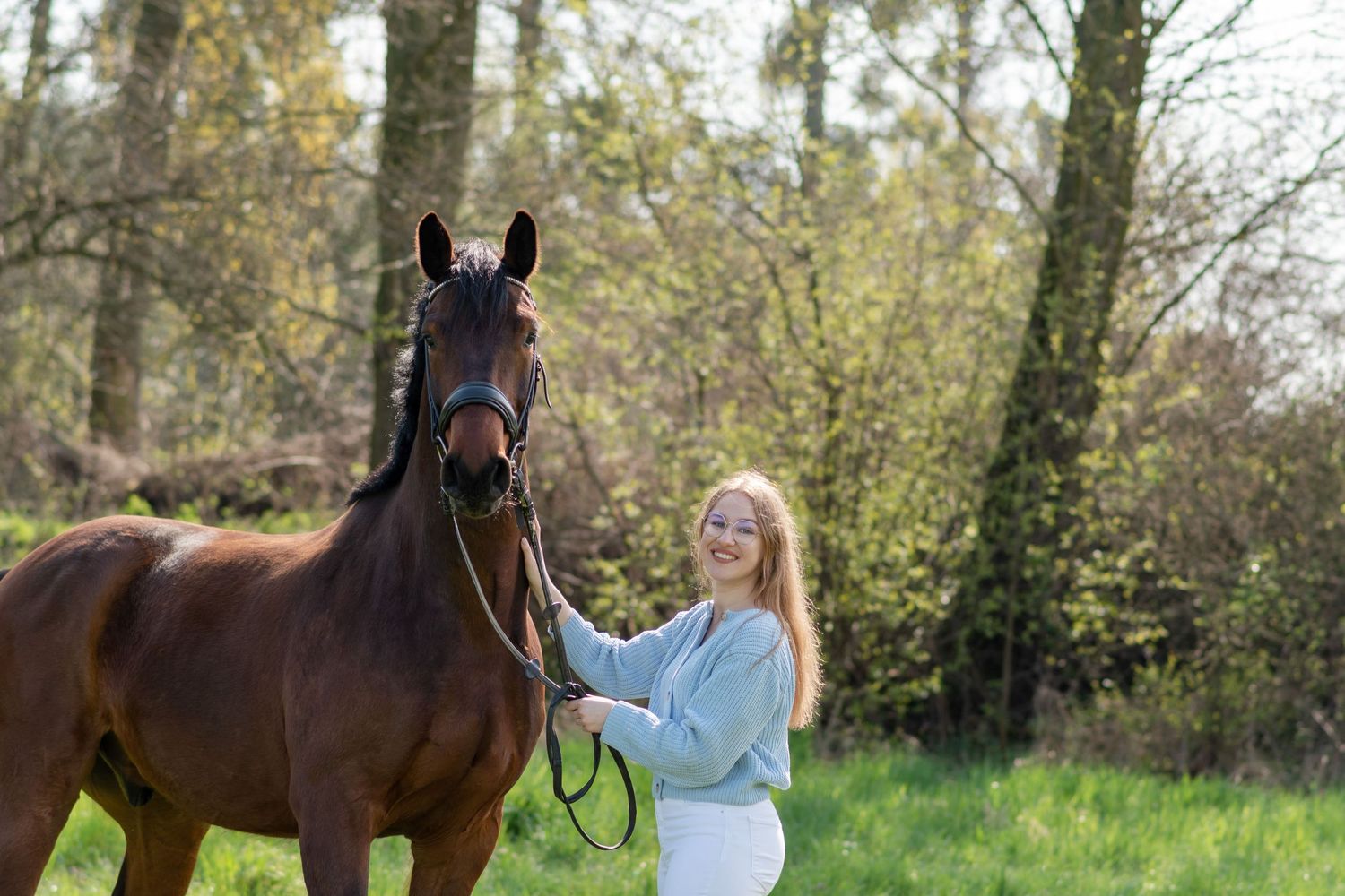 Sesja z koniem fotograf Poznań sesja konna KJ Byndas Horses zdjęcia atrium fitness i stajnia centrum Swarzędz jeździecka prezent voucher