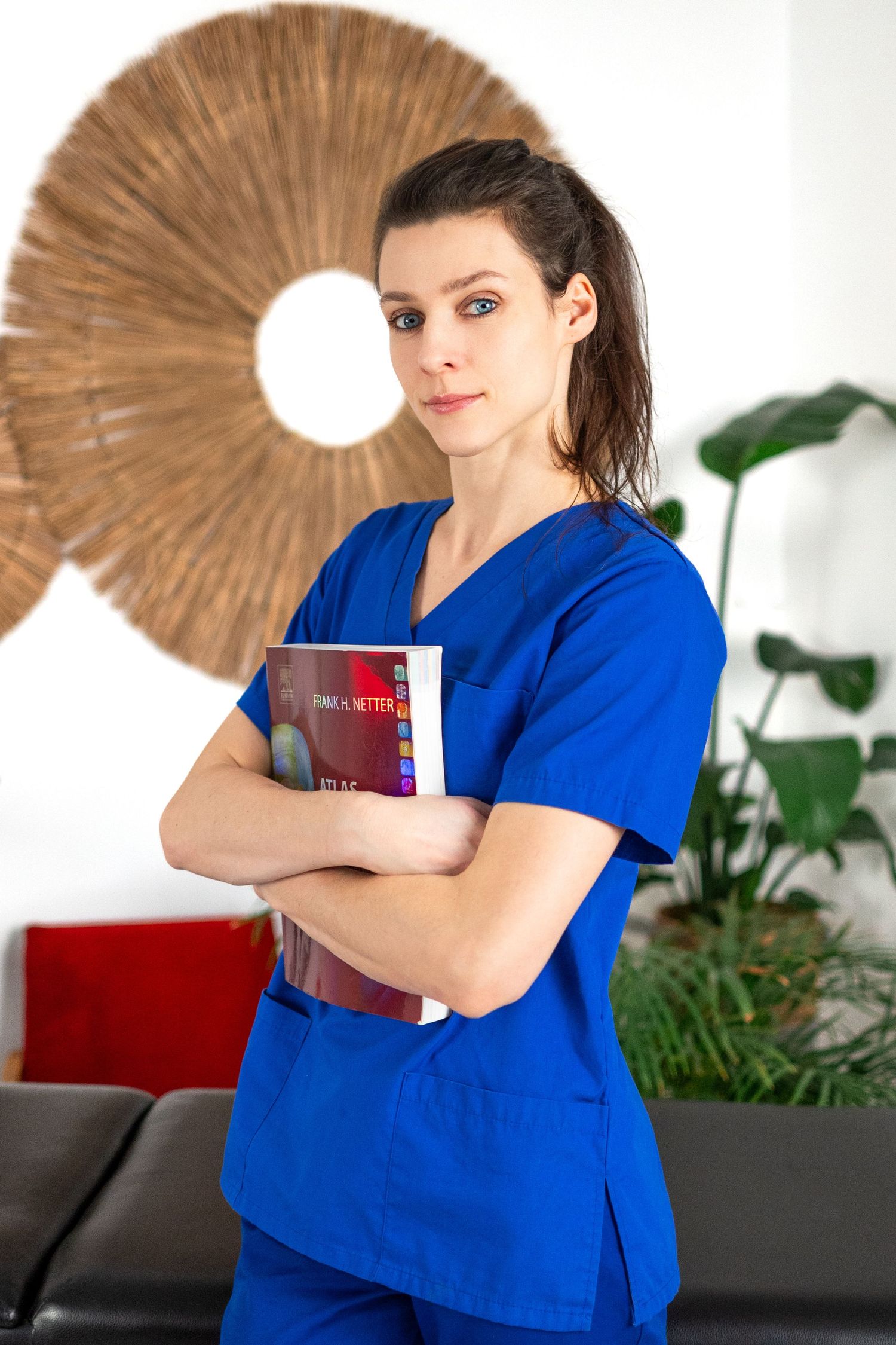 sesja wizerunkowa studyjna w studio chroma poznań fotograf fizjoterapeuta masażysta mobilny masaż gabriela zdjęcia sesja zdjęciowa biznesowa
