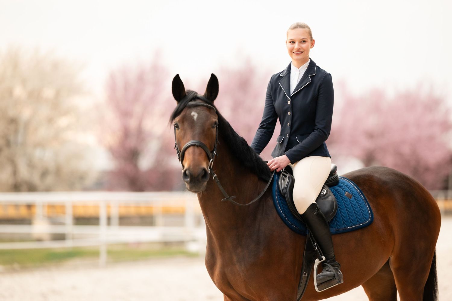 sesja zdjęciowa z koniem Julia parda klub jeździecki Agro handel olsza Śrem fotograf jeździecki konny paulina Bodych zdjęcia koni equestrian