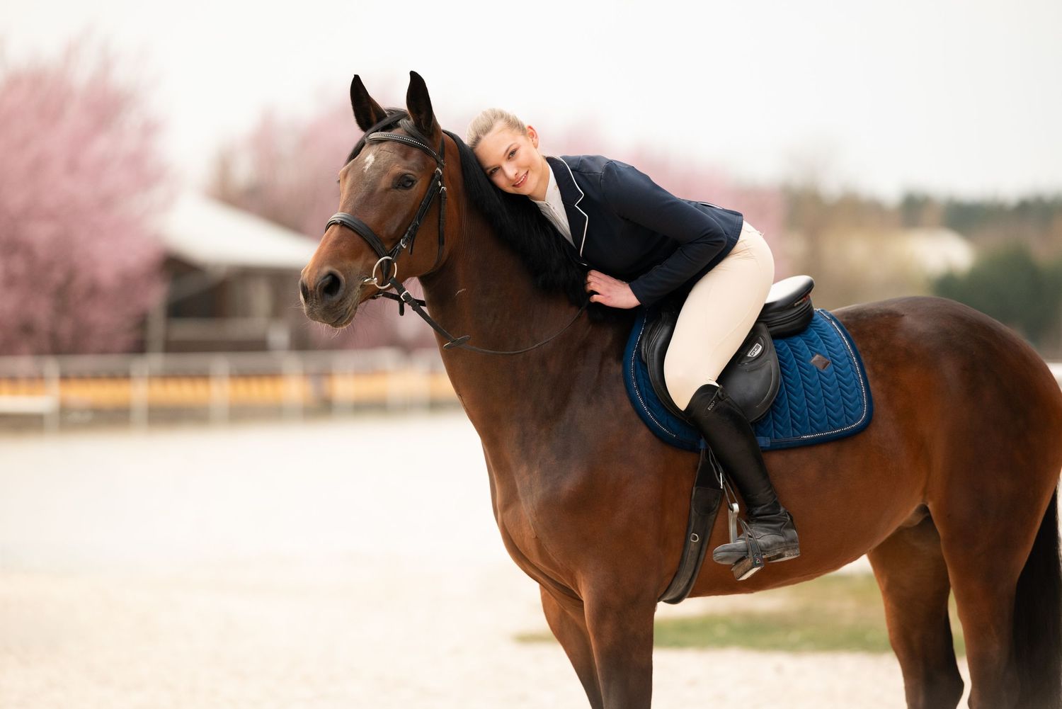 sesja zdjęciowa z koniem Julia parda klub jeździecki Agro handel olsza Śrem fotograf jeździecki konny paulina Bodych zdjęcia koni equestrian