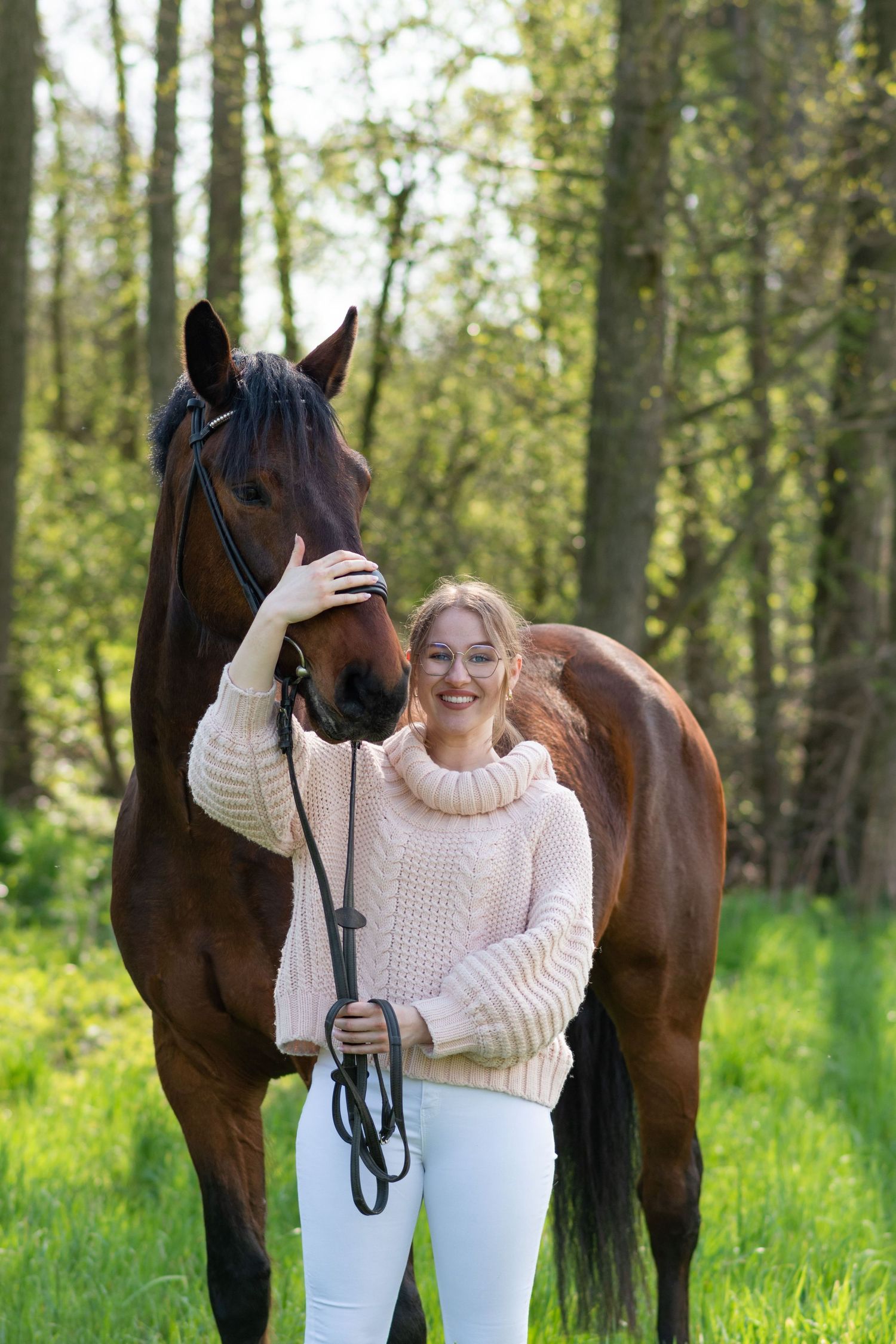 Sesja z koniem fotograf Poznań sesja konna KJ Byndas Horses zdjęcia atrium fitness i stajnia centrum Swarzędz jeździecka prezent voucher