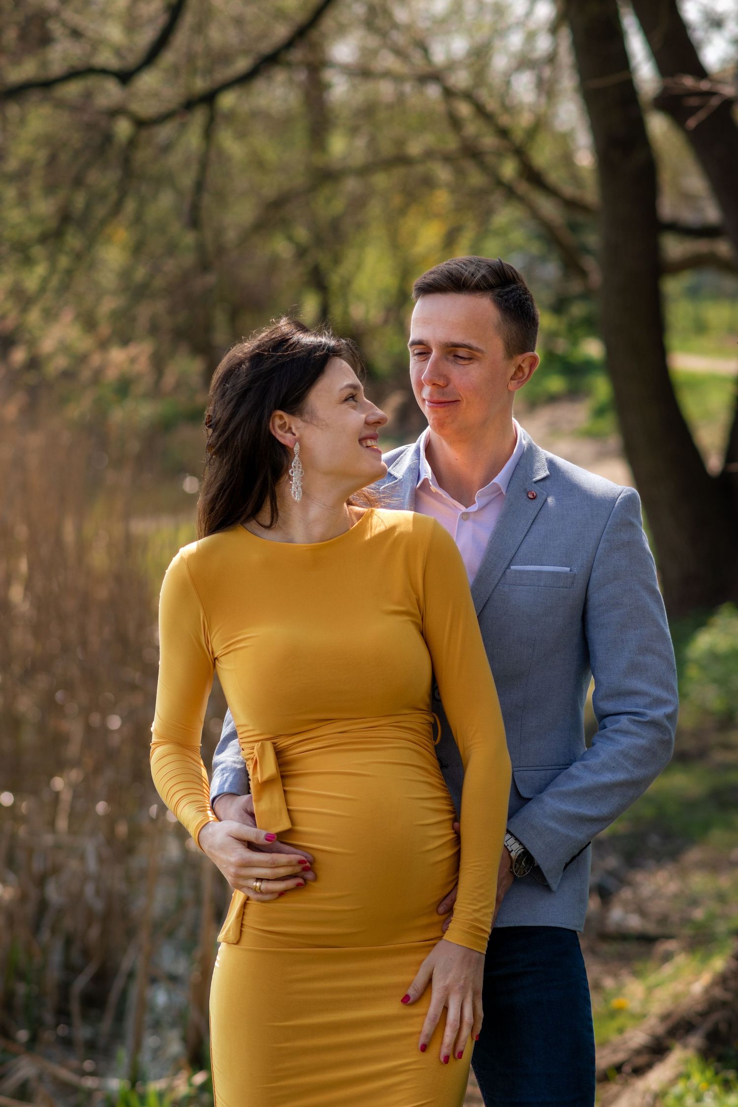sesja dla par sesja ciążowa zdjęciowa nad jeziorem sesja rodzinna fotograf poznań kórnik