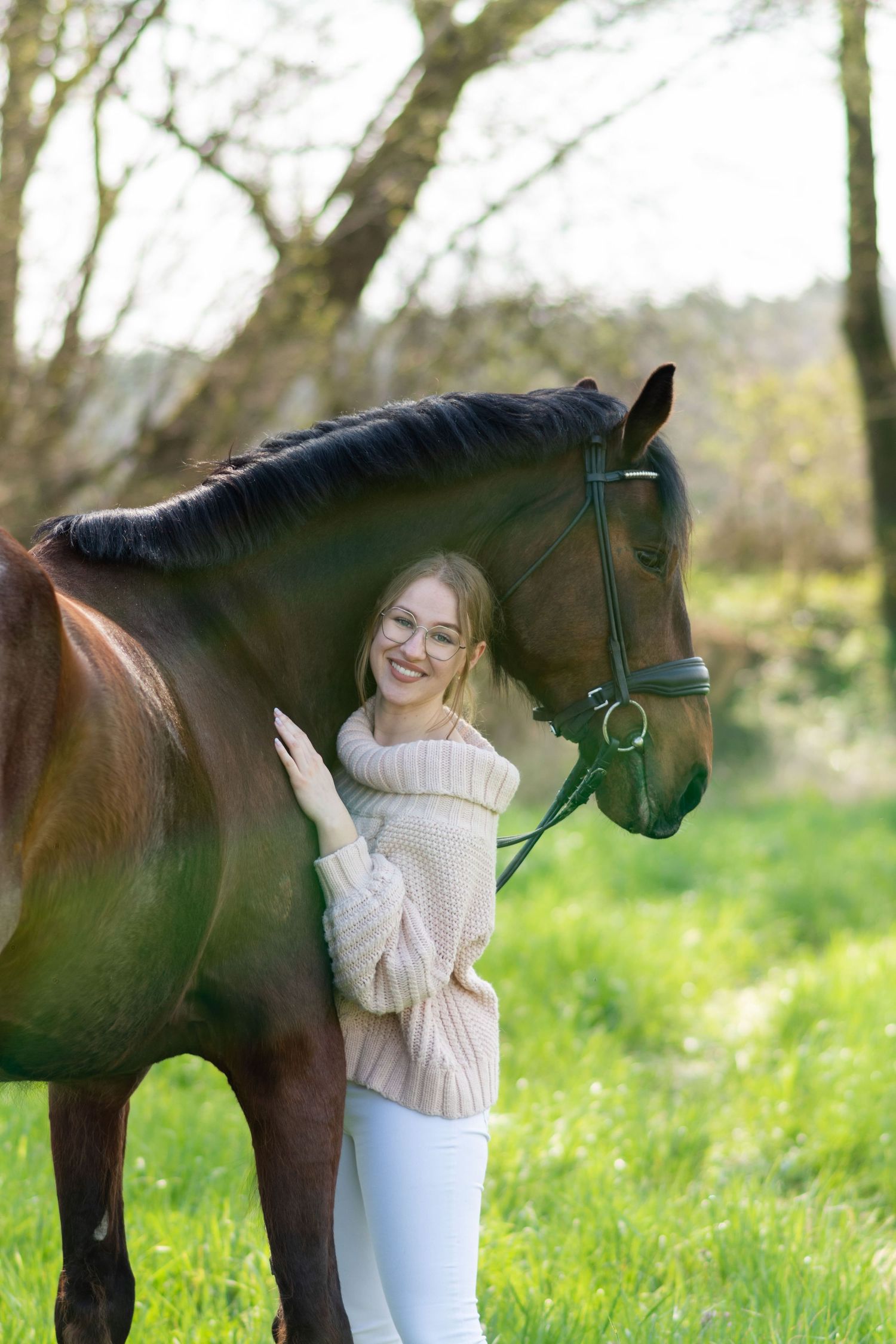 Sesja z koniem fotograf Poznań sesja konna KJ Byndas Horses zdjęcia atrium fitness i stajnia centrum Swarzędz jeździecka prezent voucher