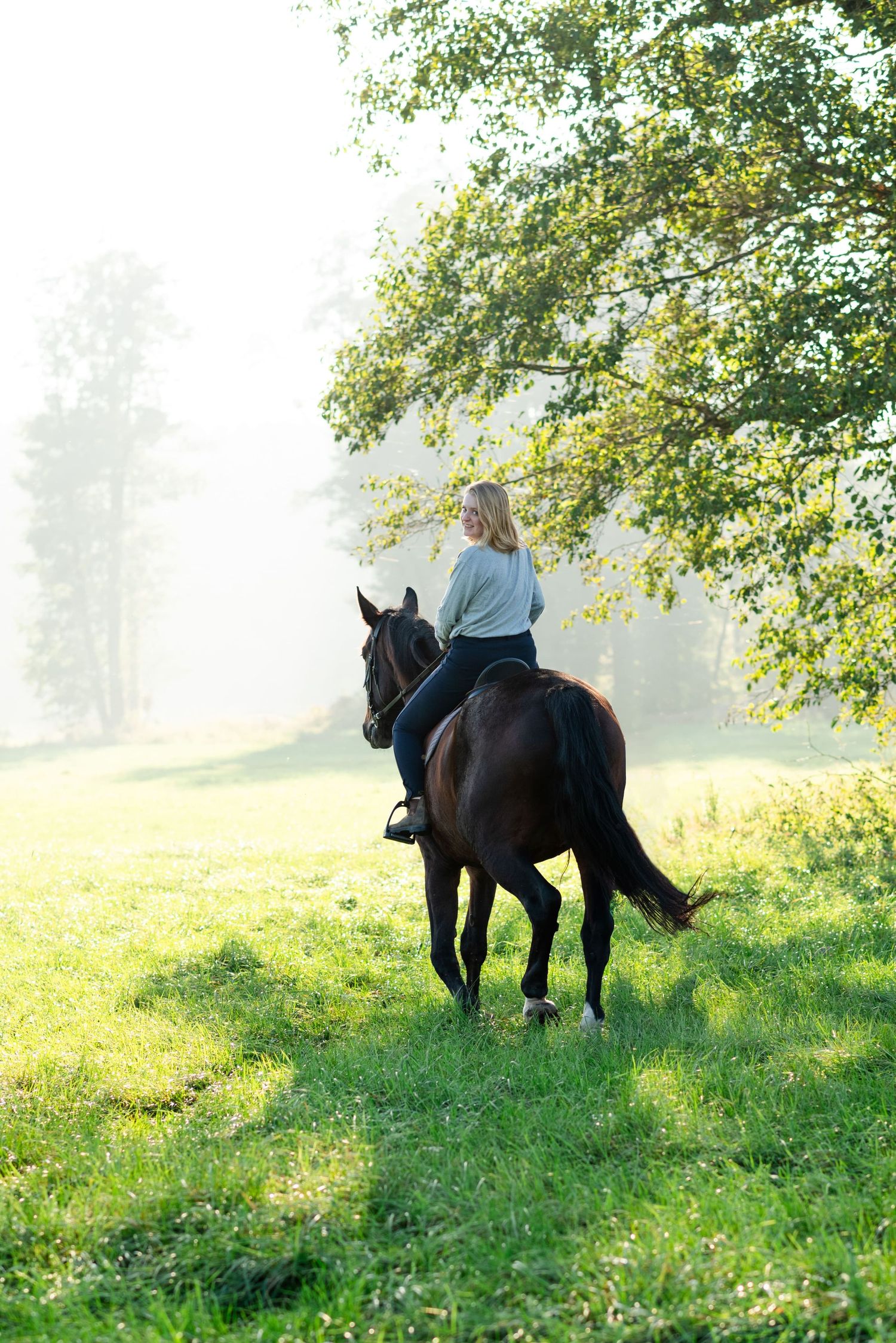 Sesja z koniem fotograf Poznań sesja konna koń konie zdjęcia atrium fitness i stajnia centrum Swarzędz KJ Byndas Horses prezent voucher