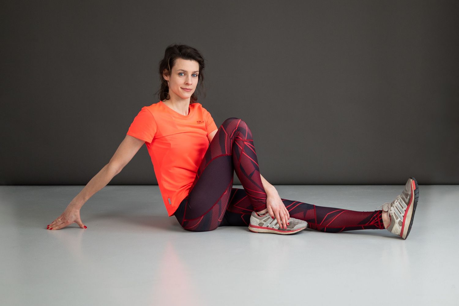 sesja wizerunkowa studyjna w studio chroma poznań fotograf fizjoterapeuta masażysta mobilny masaż gabriela zdjęcia sesja zdjęciowa biznesowa
