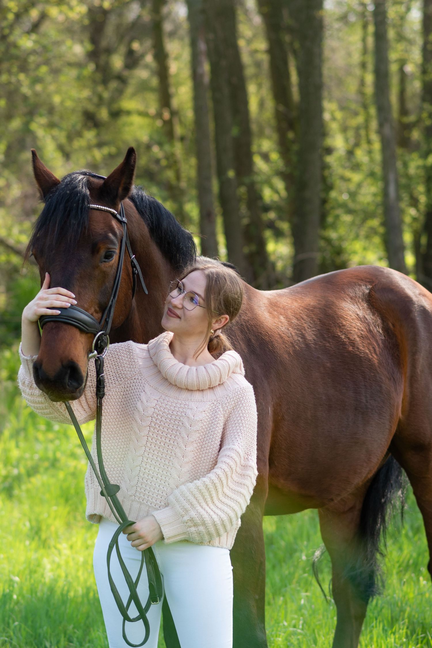 Sesja z koniem fotograf Poznań sesja konna KJ Byndas Horses zdjęcia atrium fitness i stajnia centrum Swarzędz jeździecka prezent voucher
