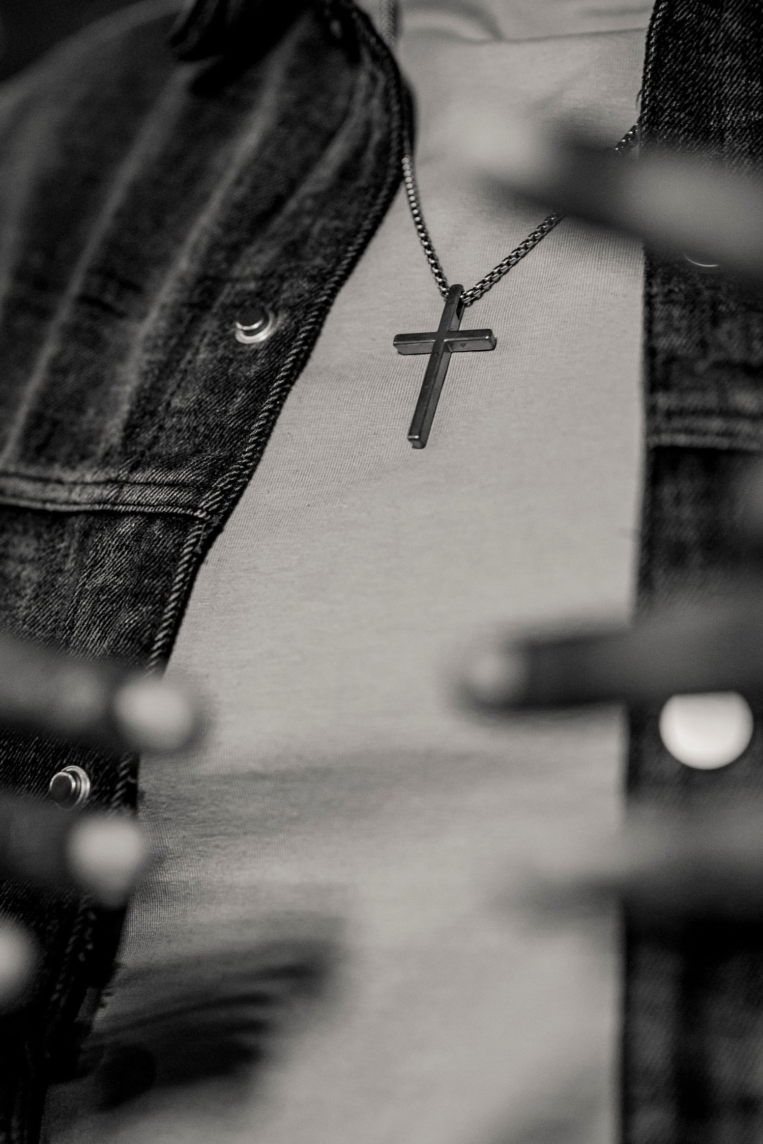 B/w Picture of a cross