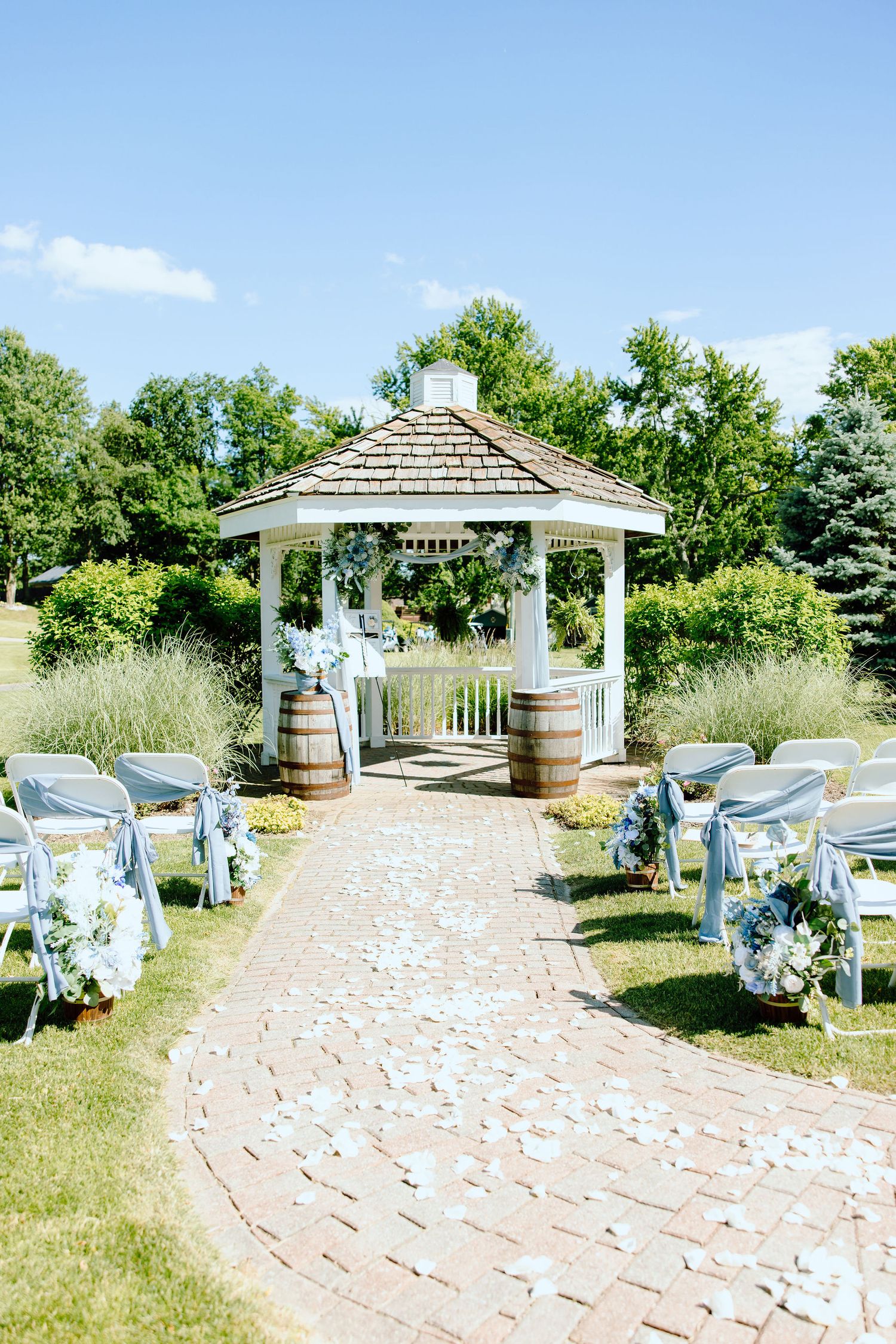 Detail photos at Lapeer Country Club wedding in Michigan