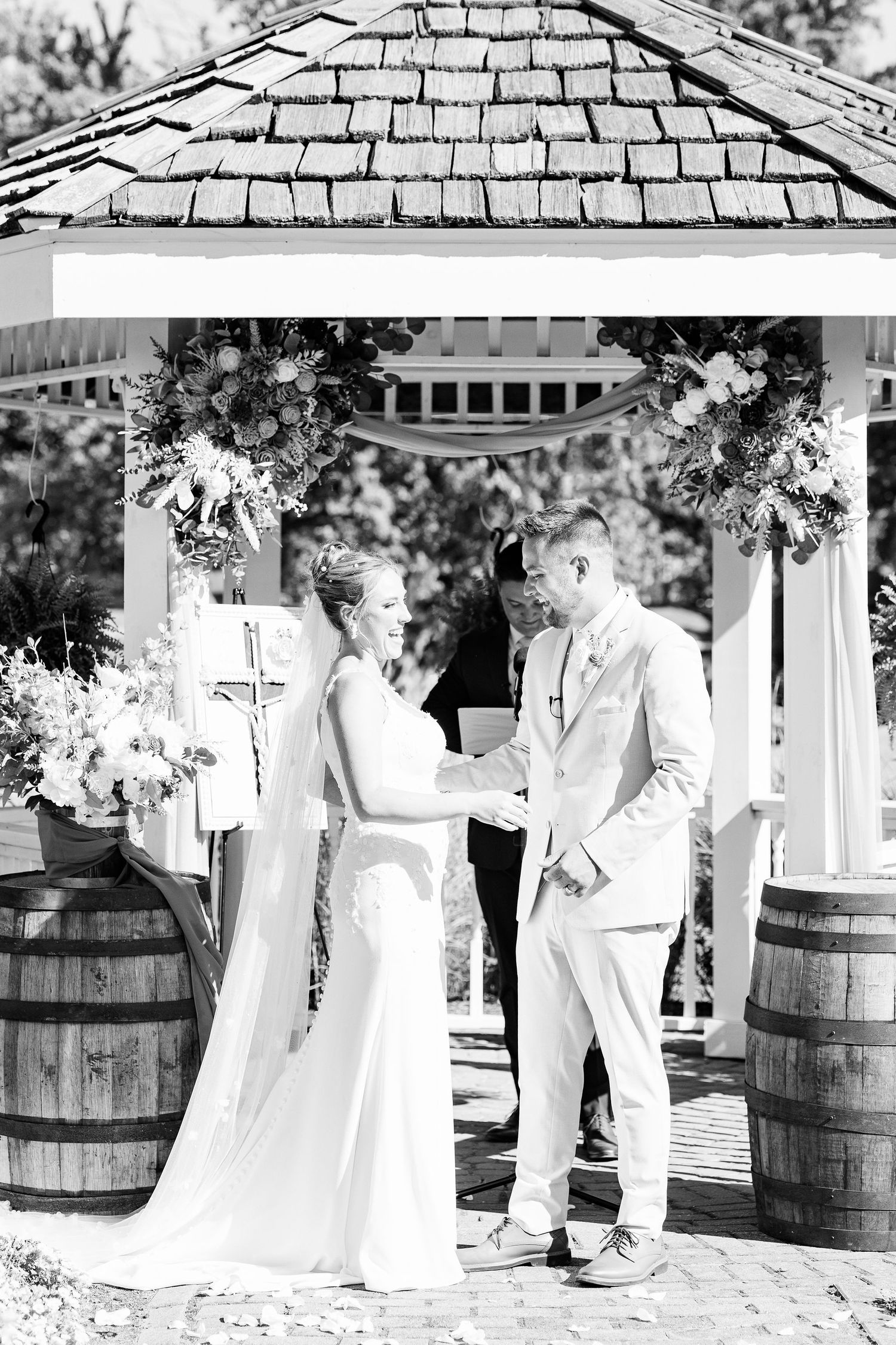Wedding ceremony at Lapeer Country Club wedding in Michigan