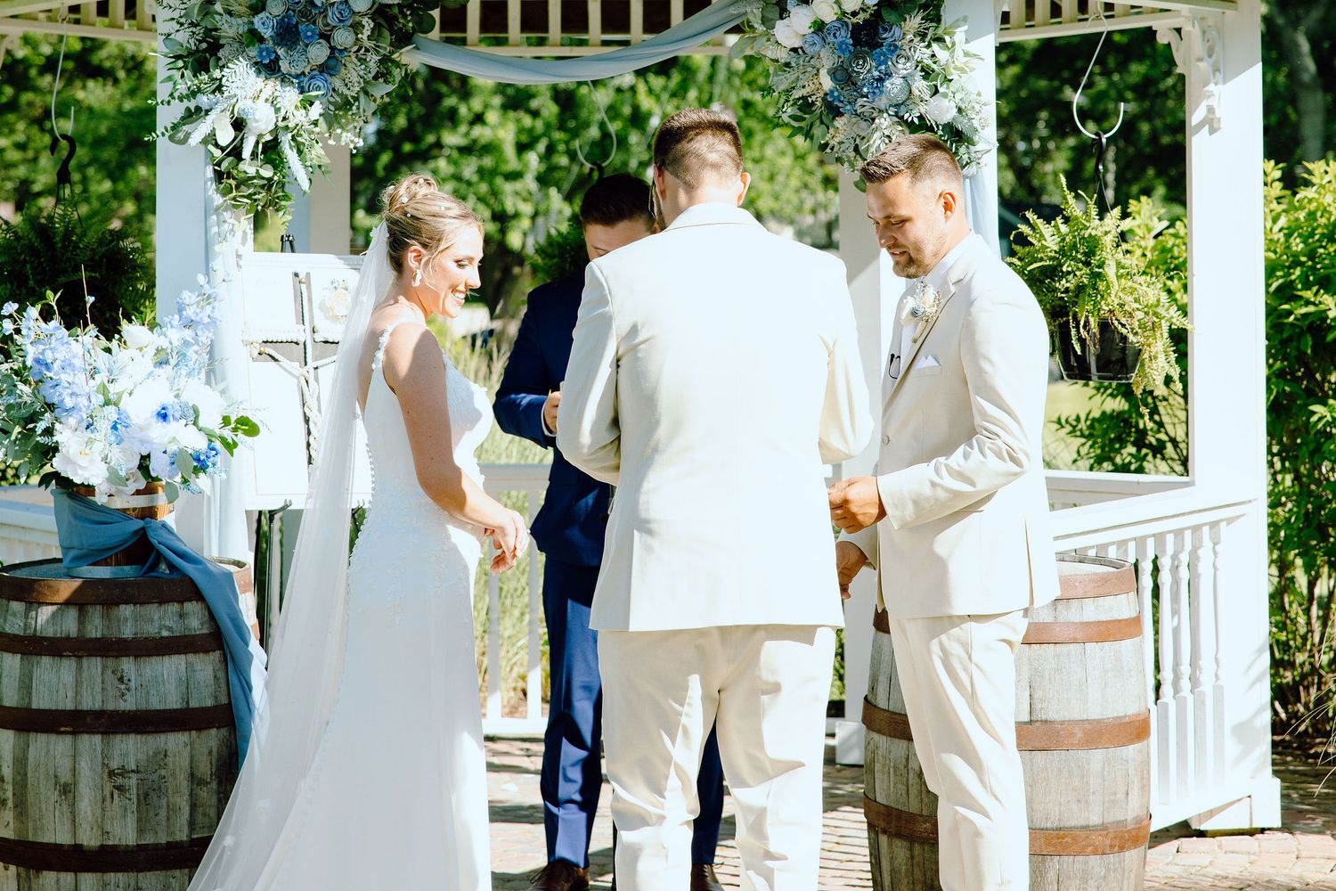 Wedding ceremony at Lapeer Country Club wedding in Michigan