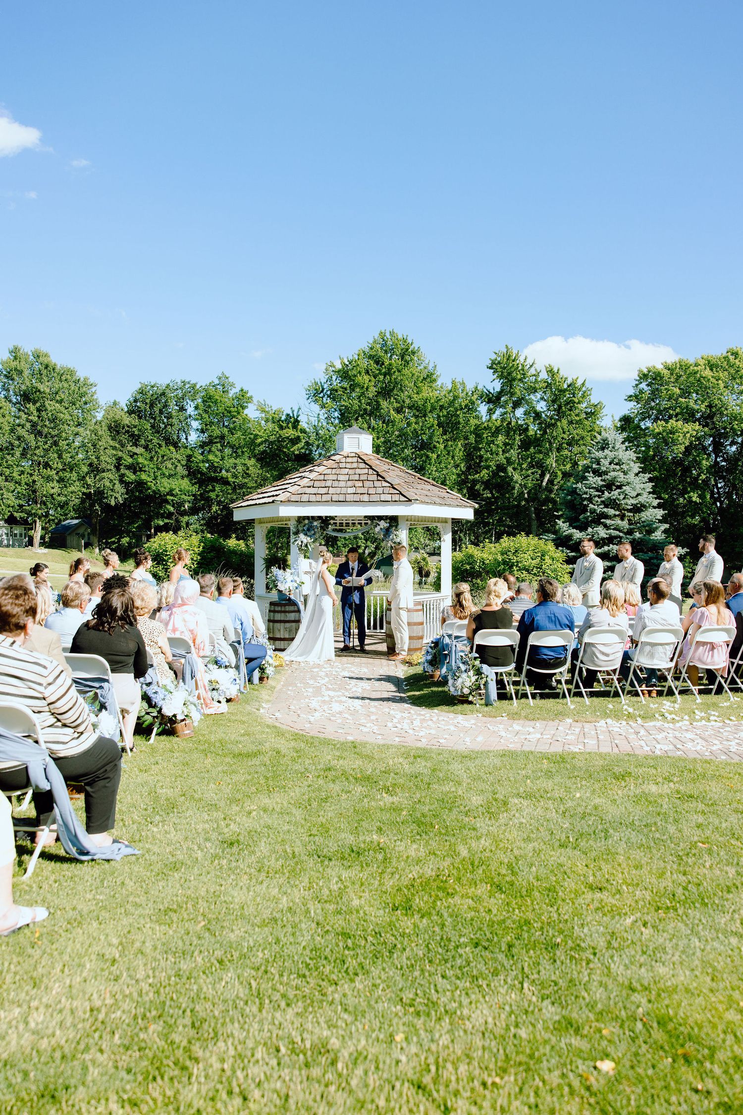 Wedding ceremony at Lapeer Country Club wedding in Michigan