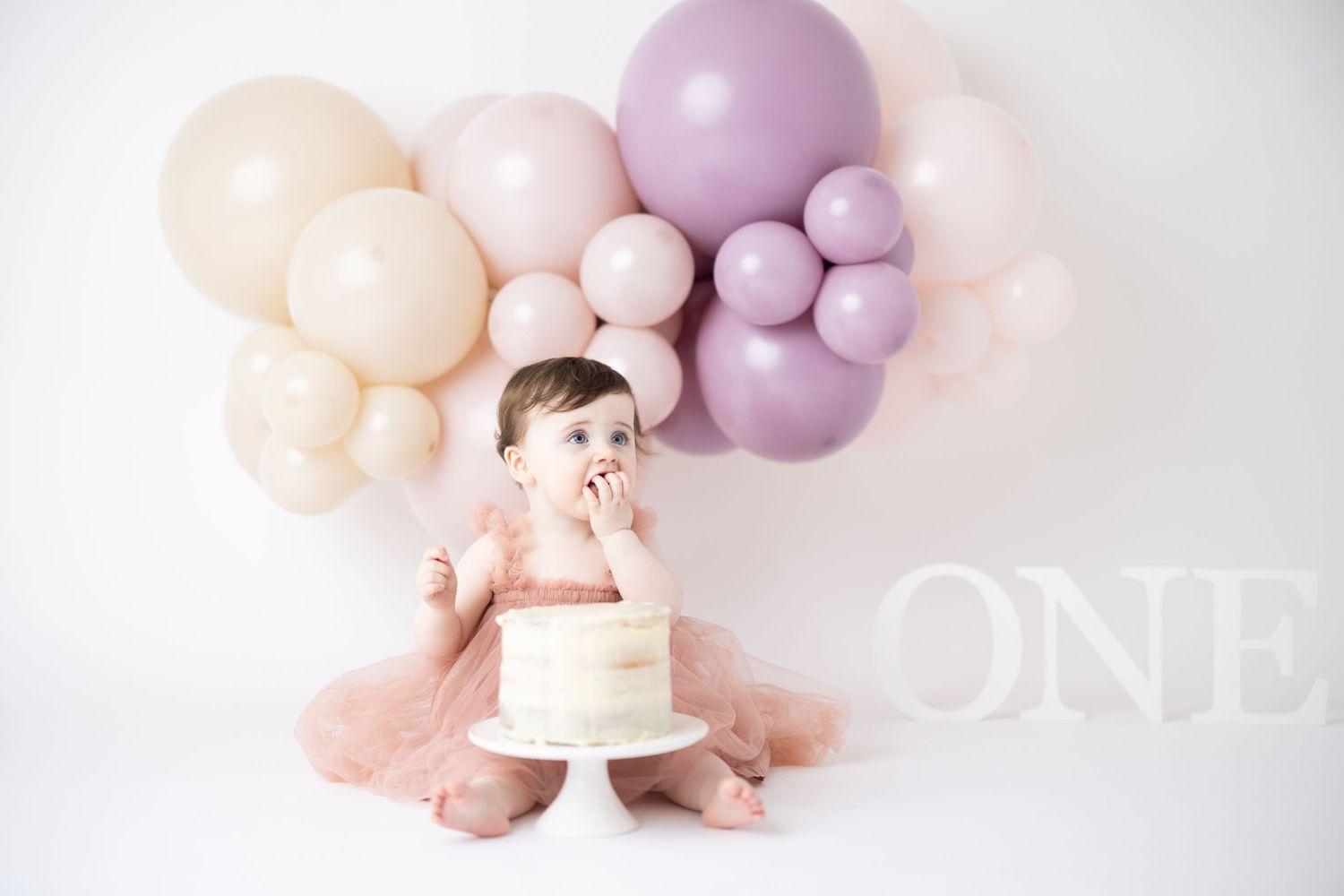 Cake Smash Photography in Welwyn Garden City, Hertfordshire.