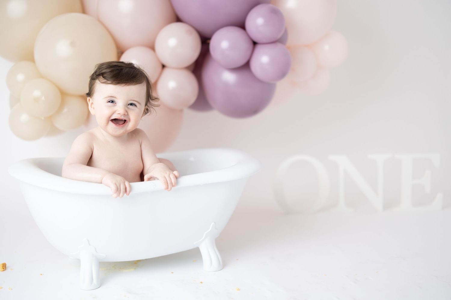Cake Smash Photography in Welwyn Garden City, Hertfordshire.