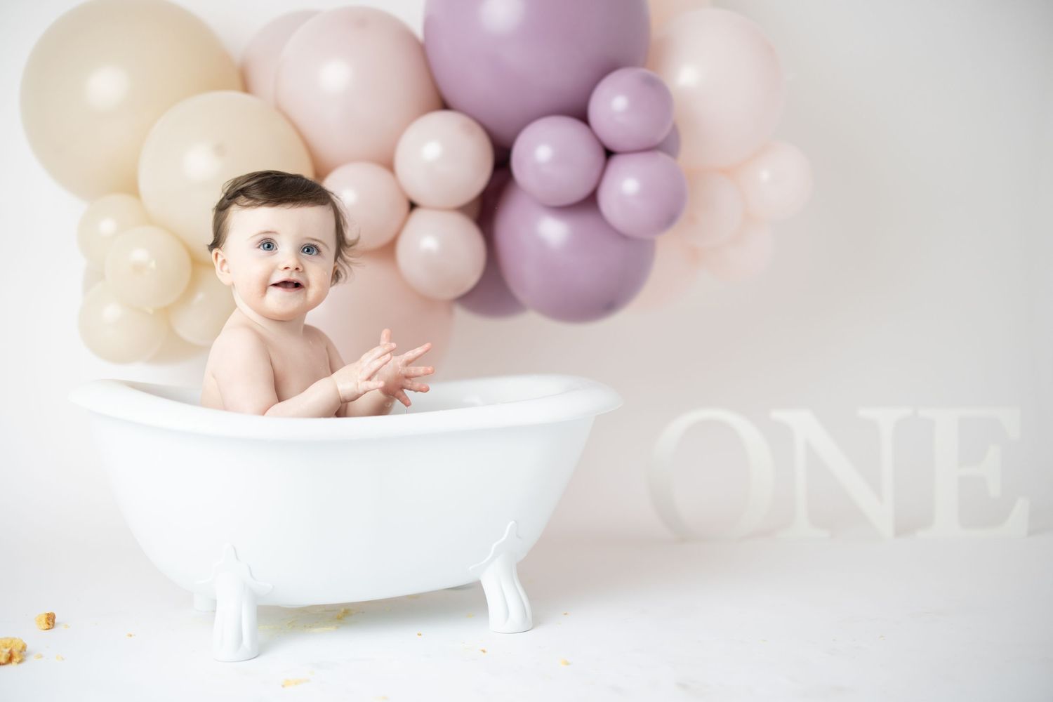Cake Smash Photography in Welwyn Garden City, Hertfordshire.