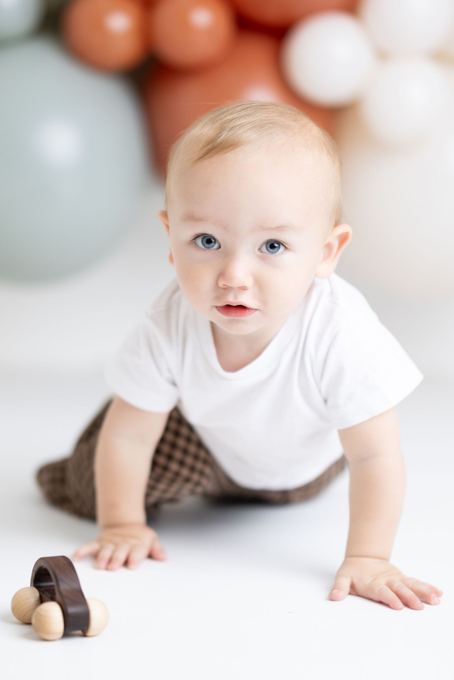 Cake Smash Photography in Welwyn Garden City, Hertfordshire.