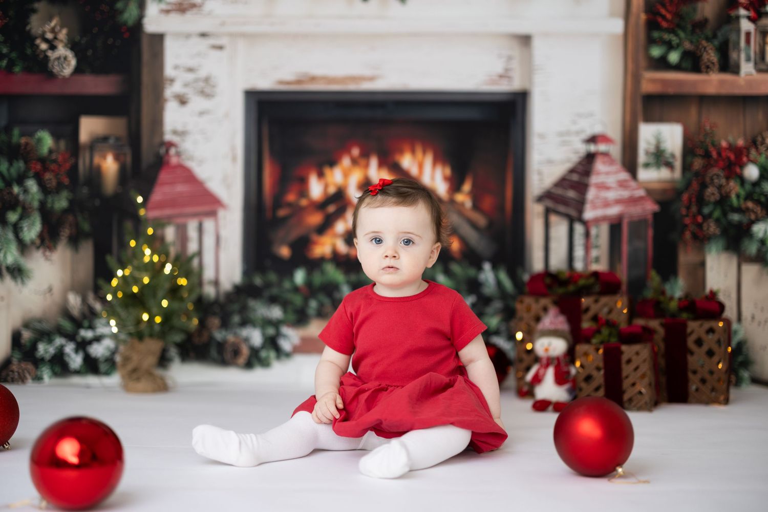 Baby Christmas Mini Photography in Welwyn Garden City, Hertfordshire.